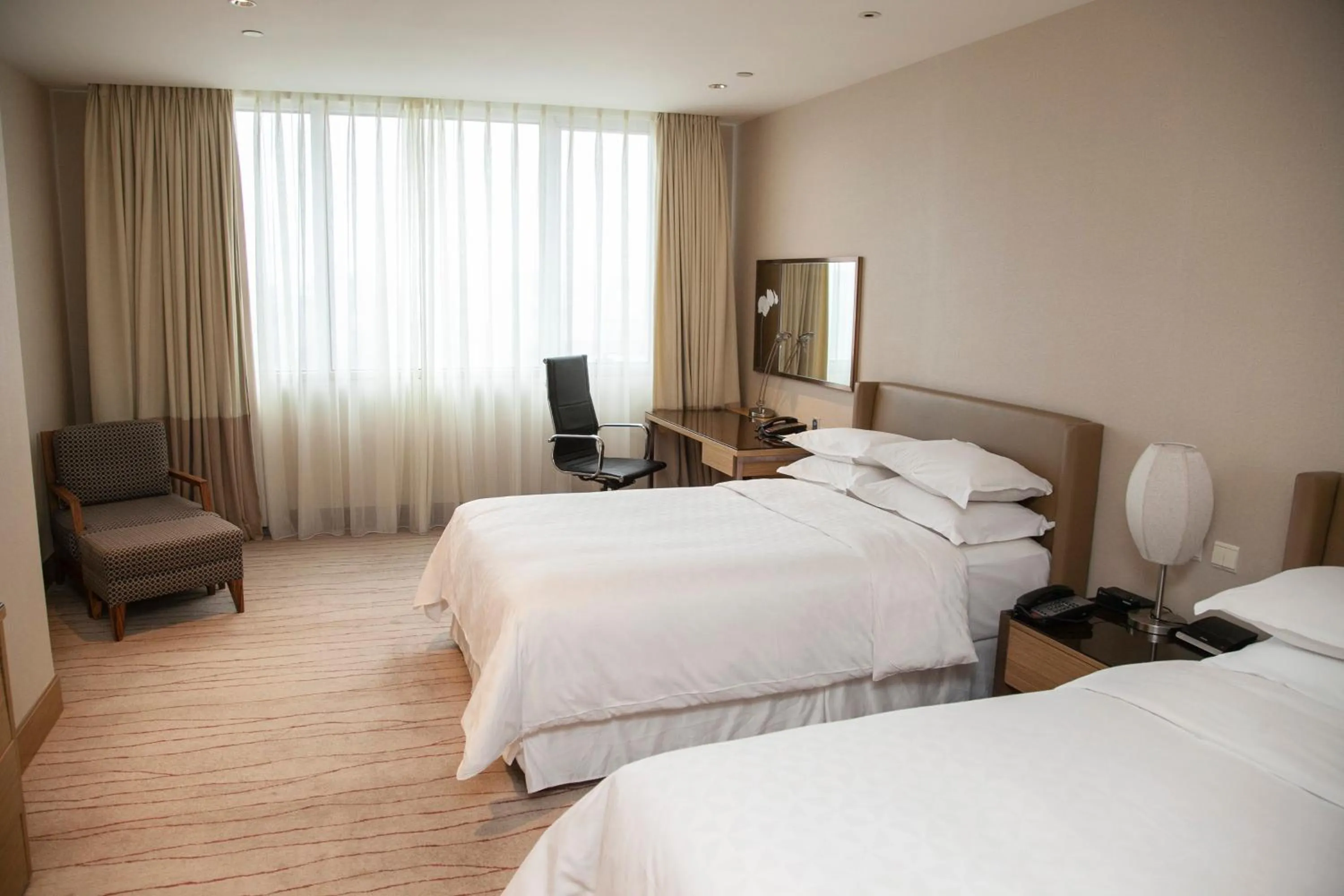 Property building, Bed in Four Points by Sheraton Shanghai, Daning