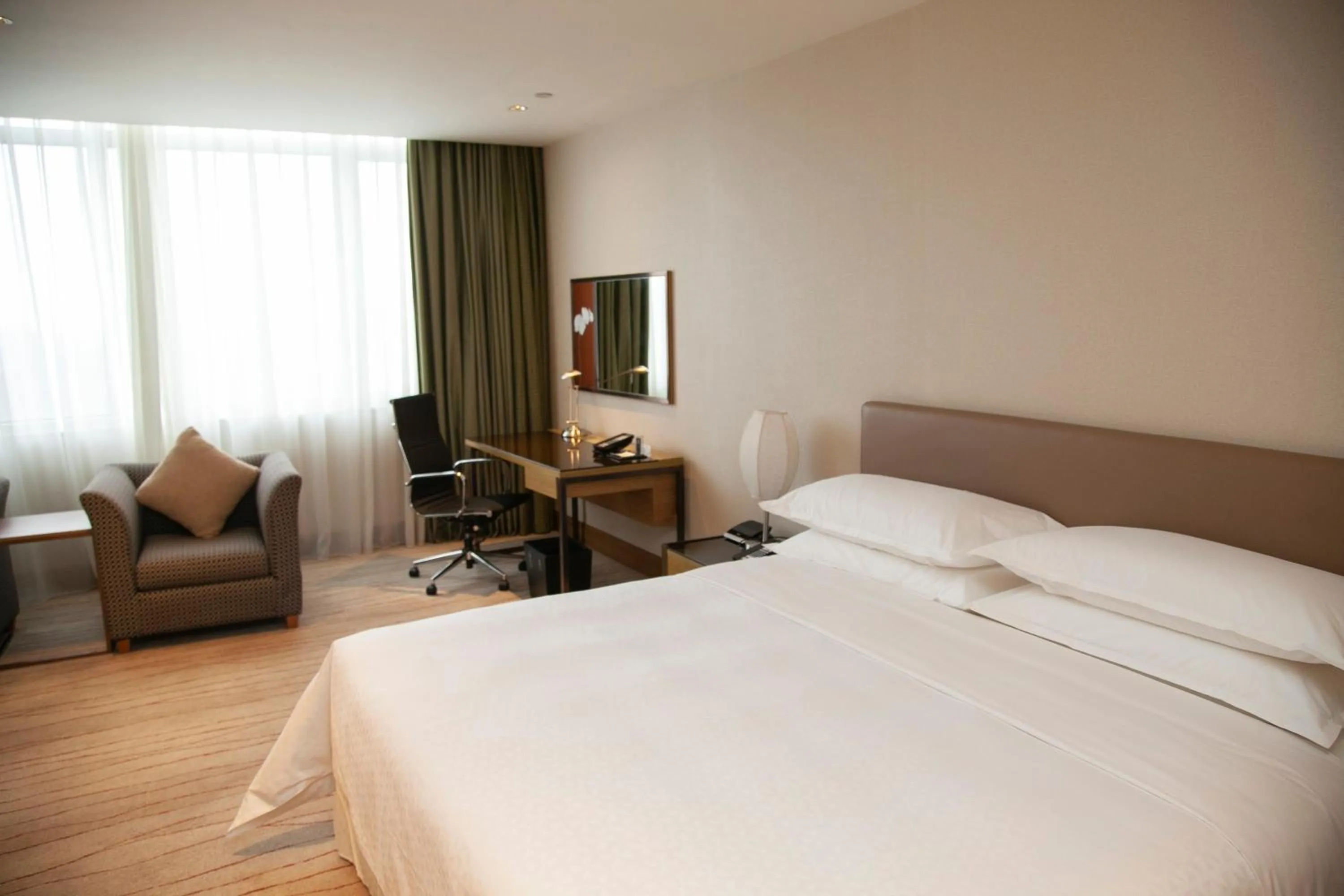 Property building, Bed in Four Points by Sheraton Shanghai, Daning