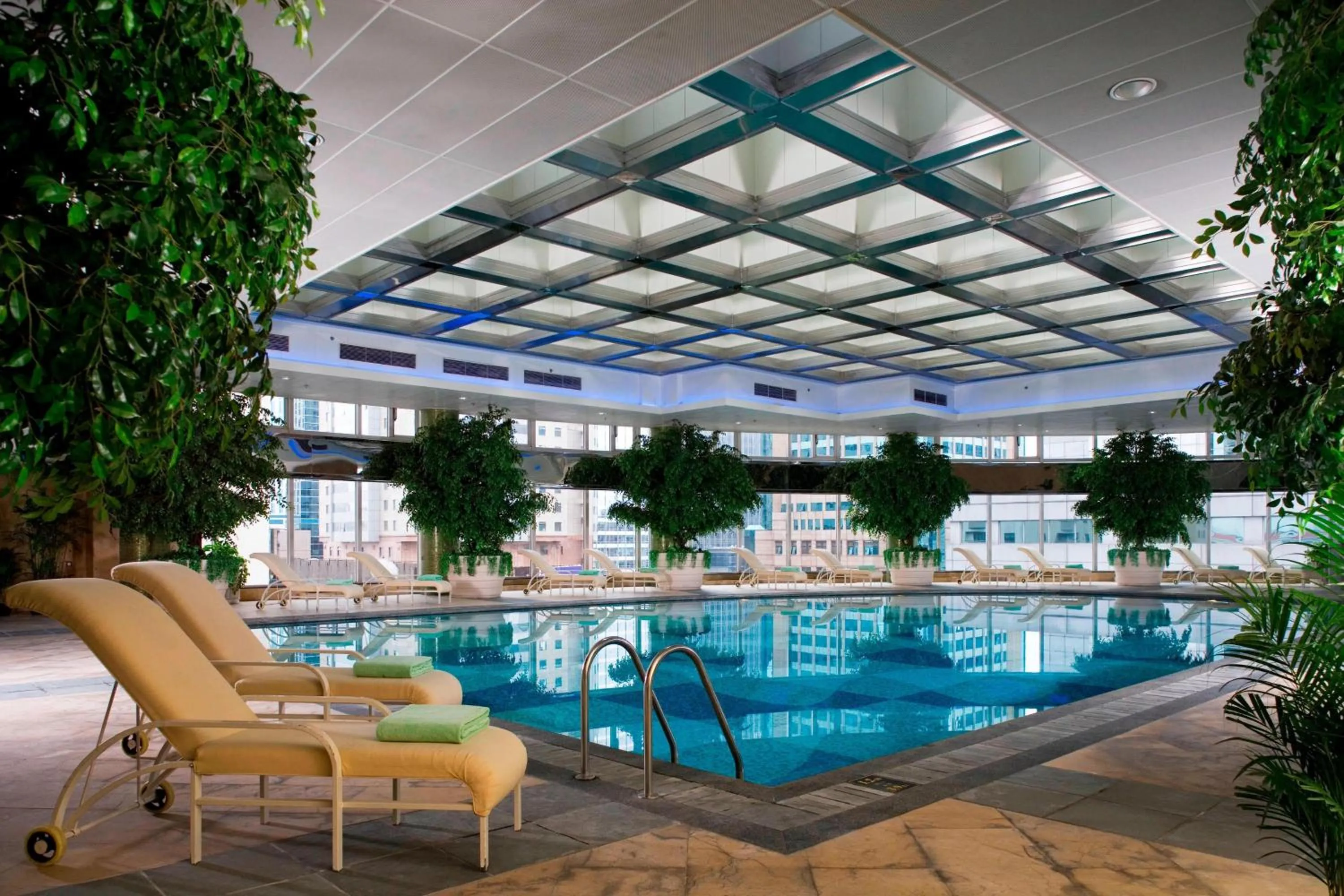Swimming pool in The Hongta Hotel, A Luxury Collection Hotel, Shanghai