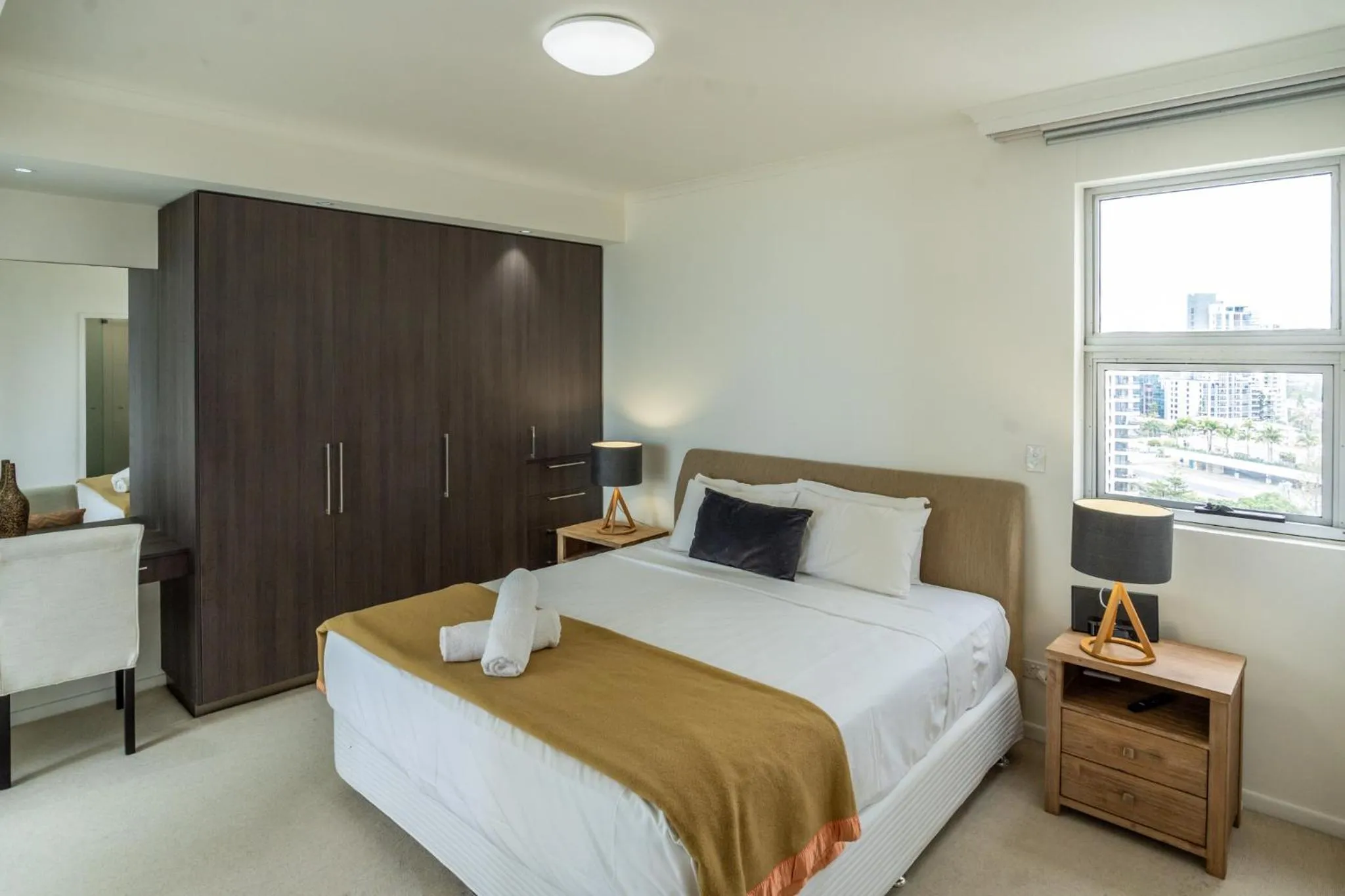 Bedroom, Bed in Grosvenor Beachfront Apartments Surfers Paradise