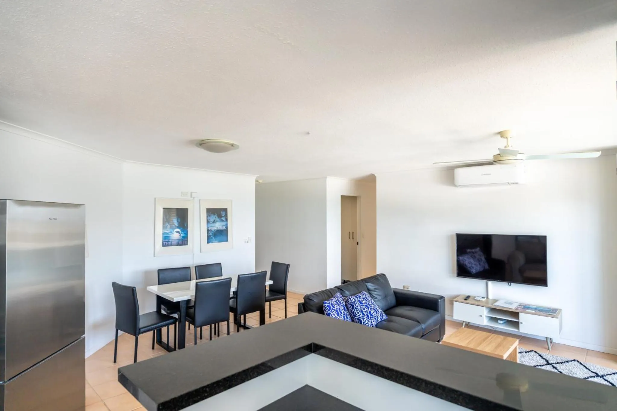 Living room in Grosvenor Beachfront Apartments Surfers Paradise