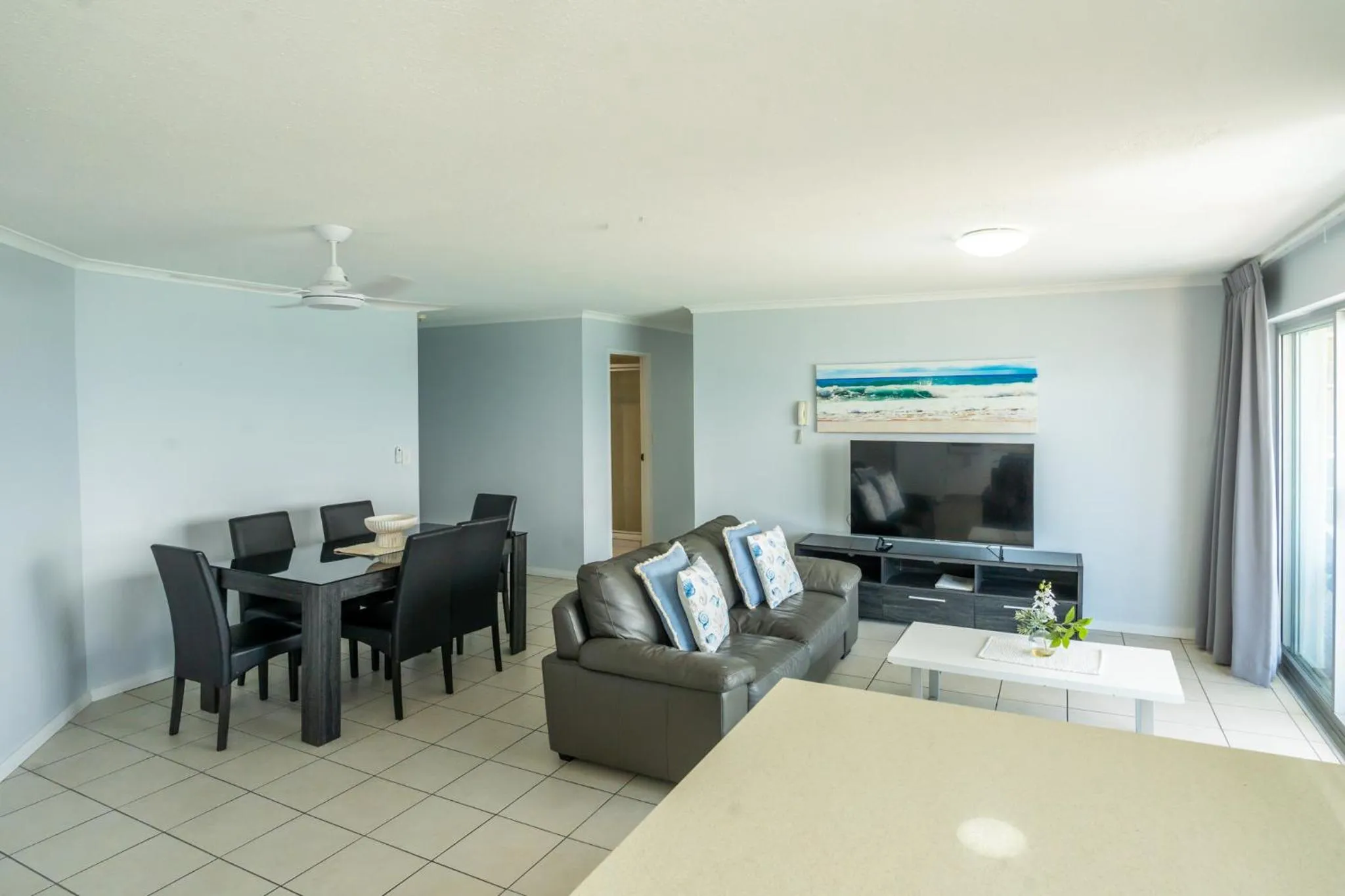 Living room in Grosvenor Beachfront Apartments Surfers Paradise