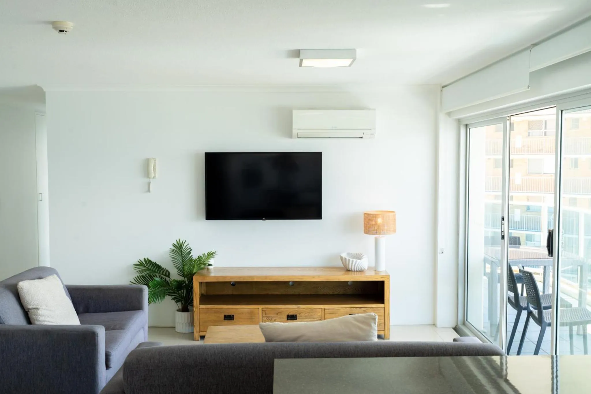 Living room in Grosvenor Beachfront Apartments Surfers Paradise