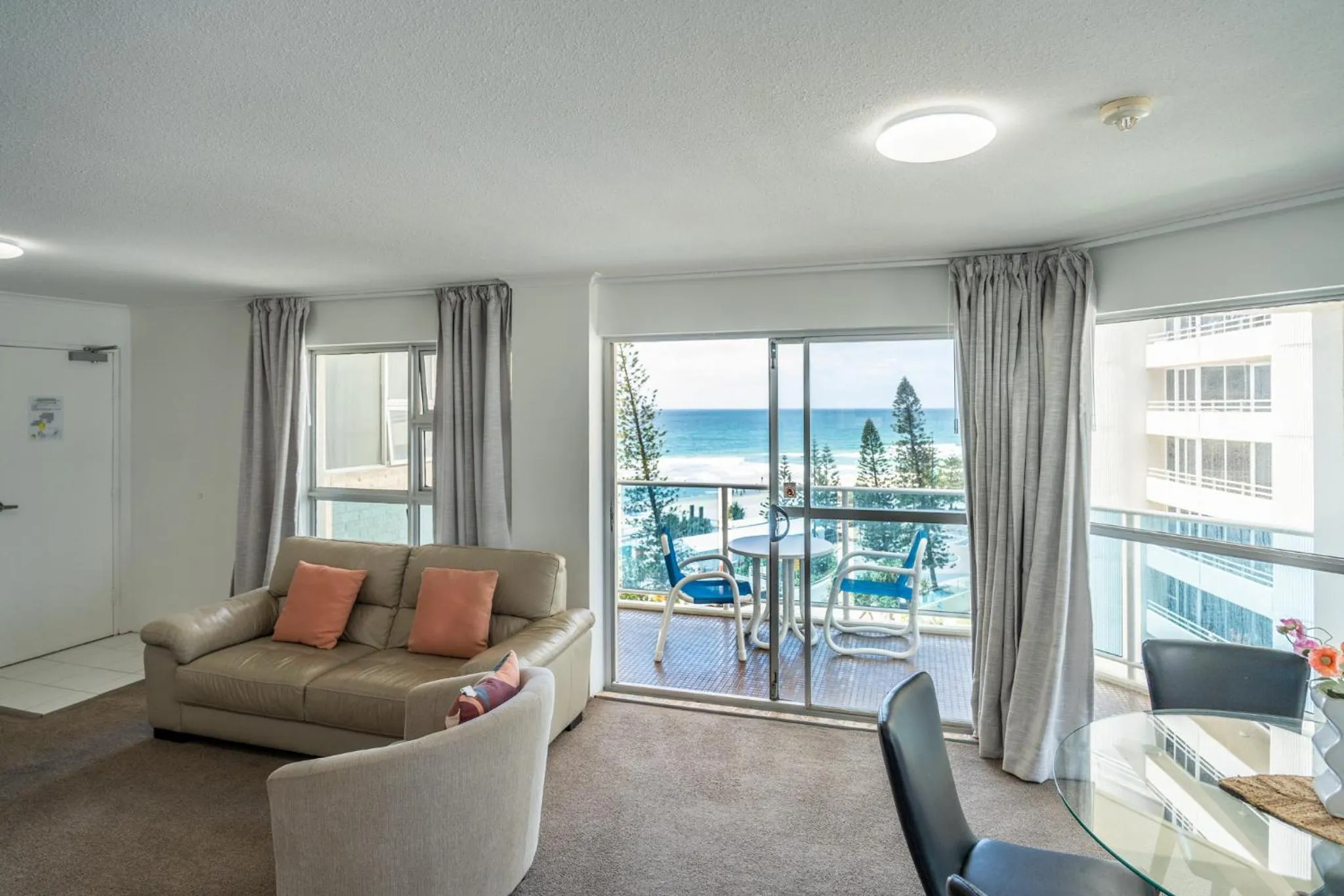 Living room in Grosvenor Beachfront Apartments Surfers Paradise
