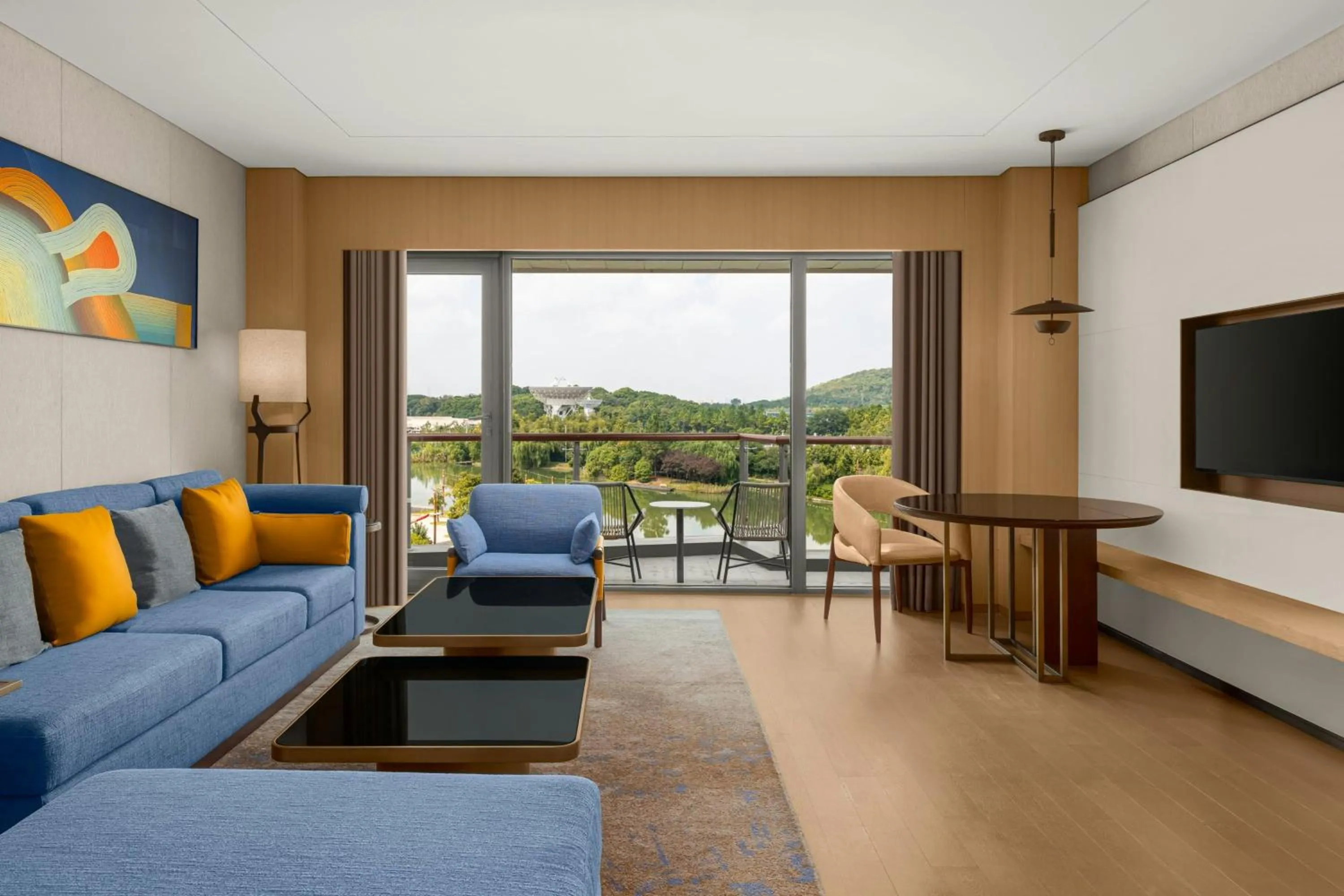 Photo of the whole room in Le Méridien Shanghai Sheshan