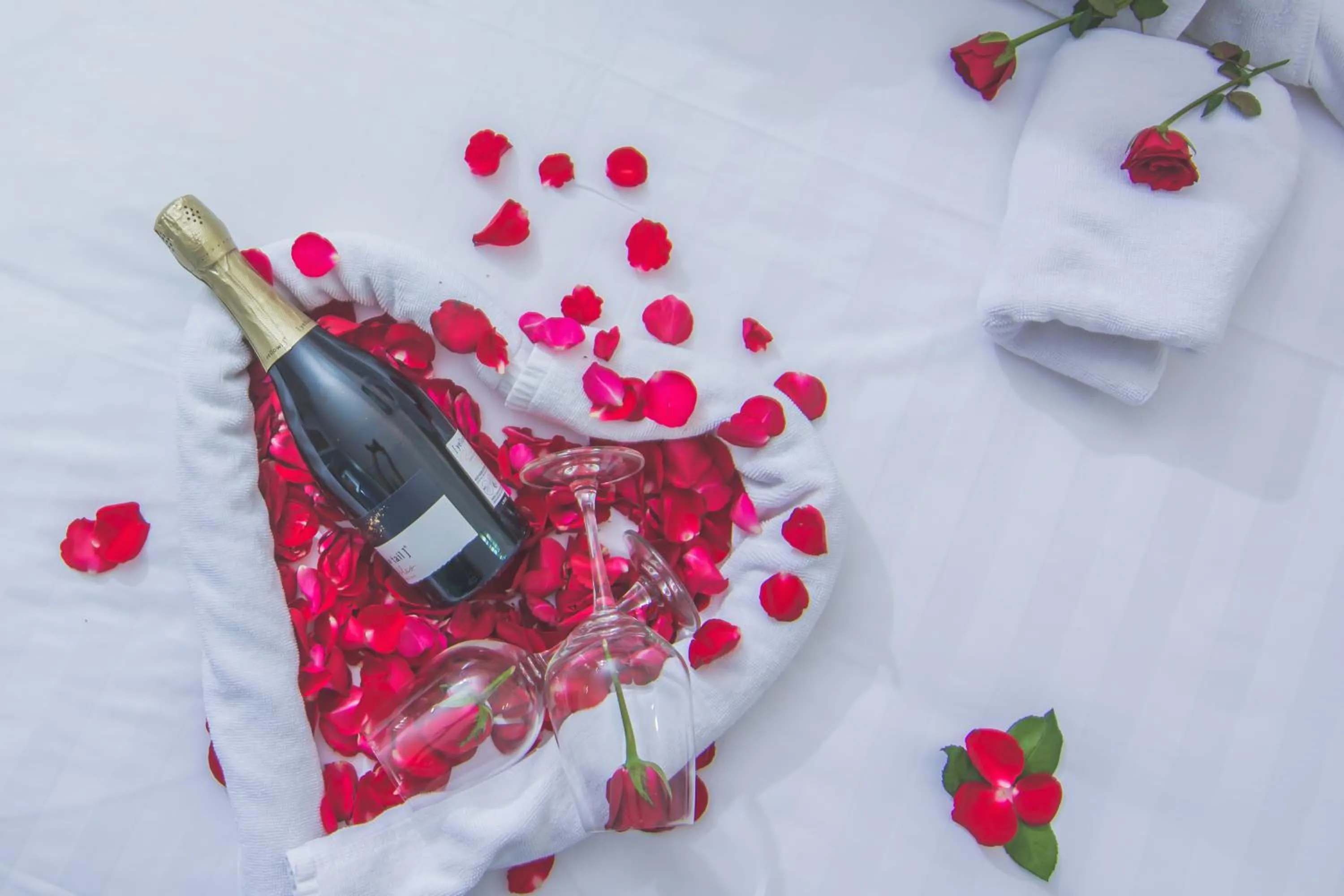 Alcoholic drinks in Botahtaung Hotel