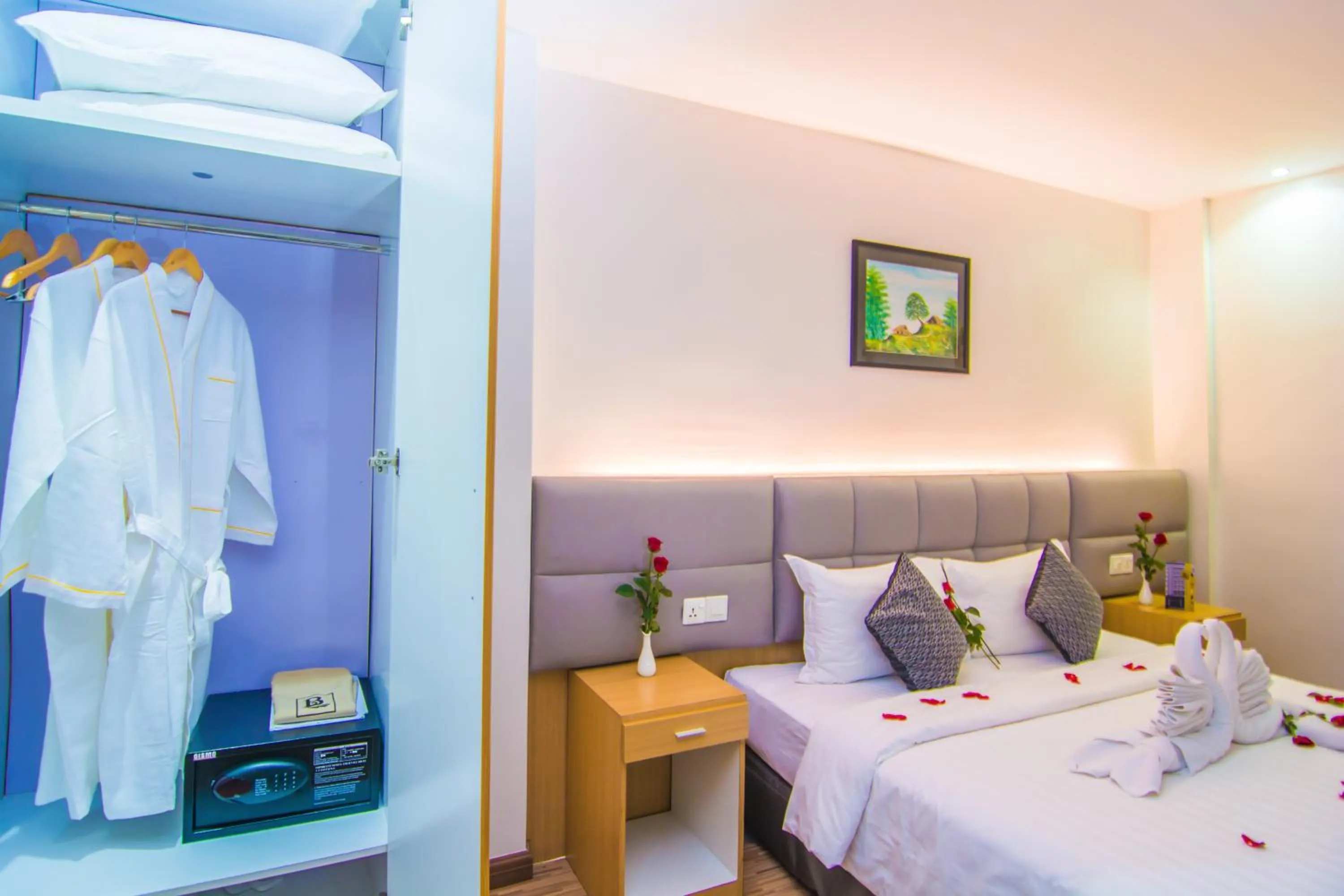 Bed in Botahtaung Hotel