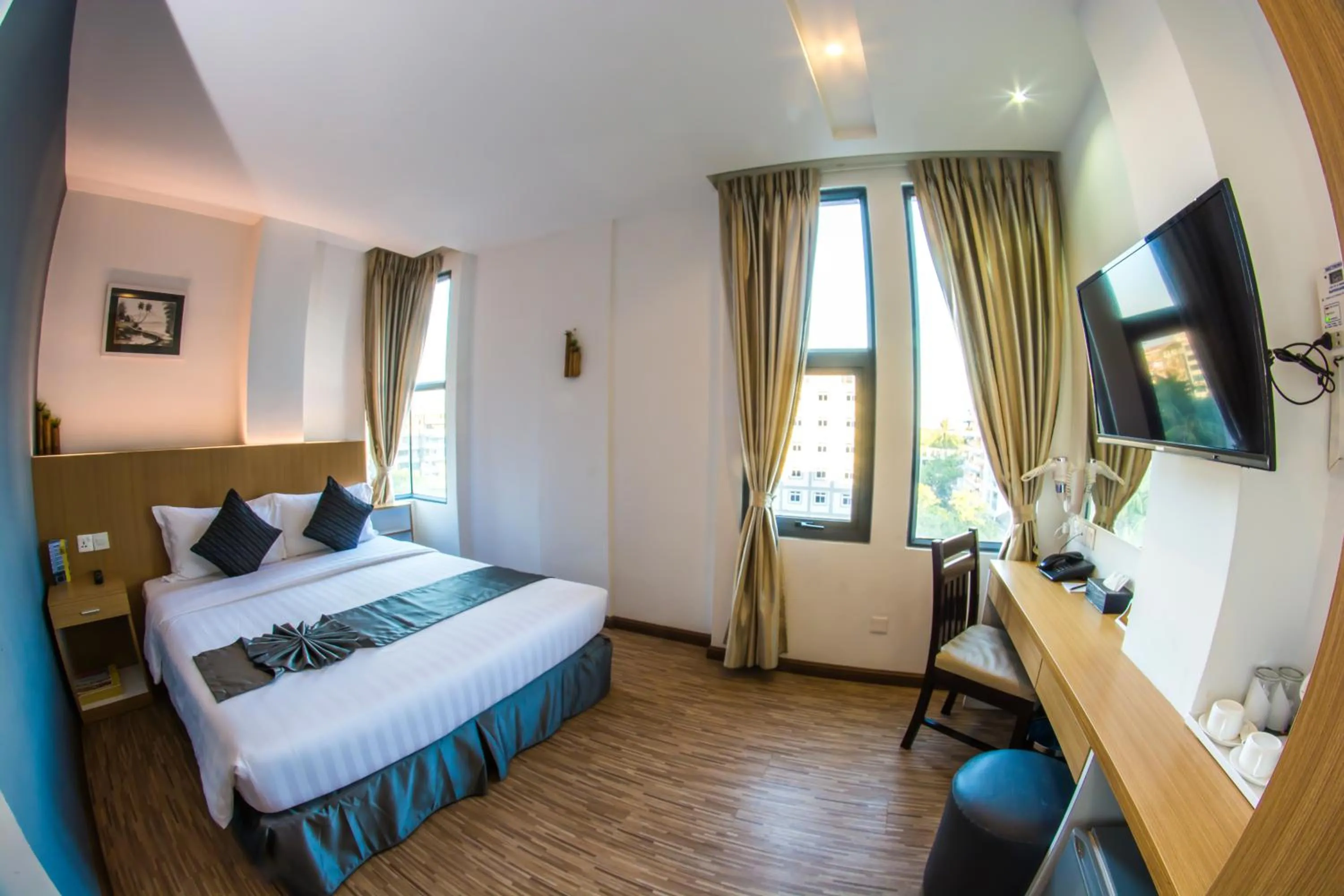 Photo of the whole room in Botahtaung Hotel