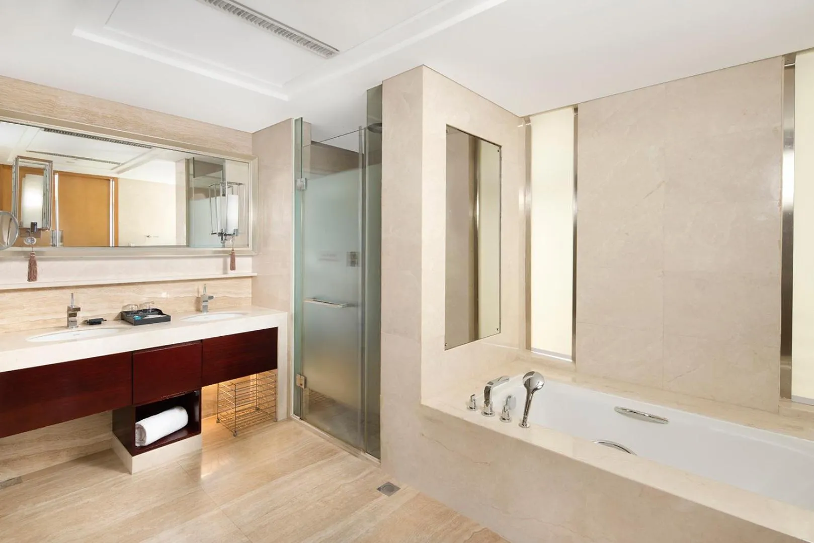 Bathroom in Sheraton Wuxi Binhu Hotel