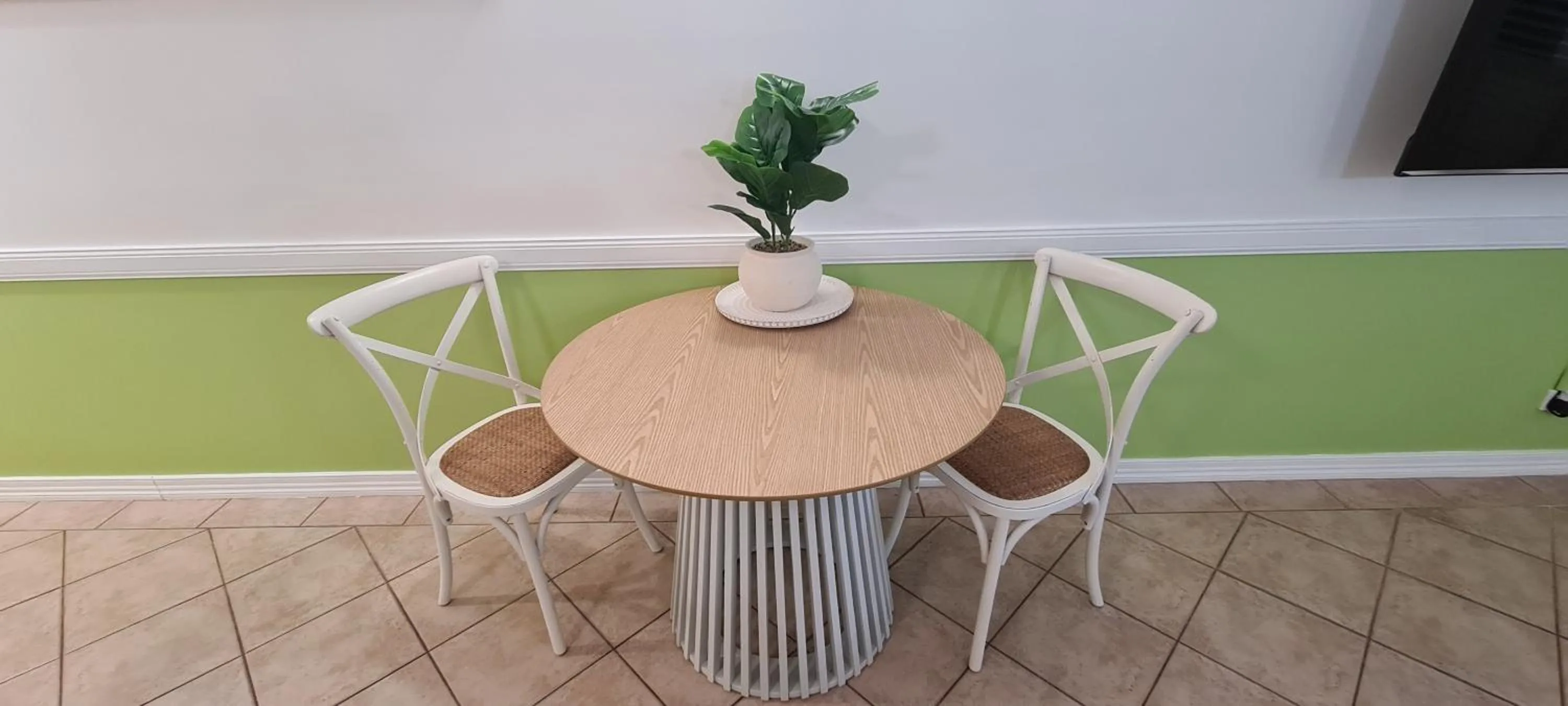 Dining area in Waterfront Terraces