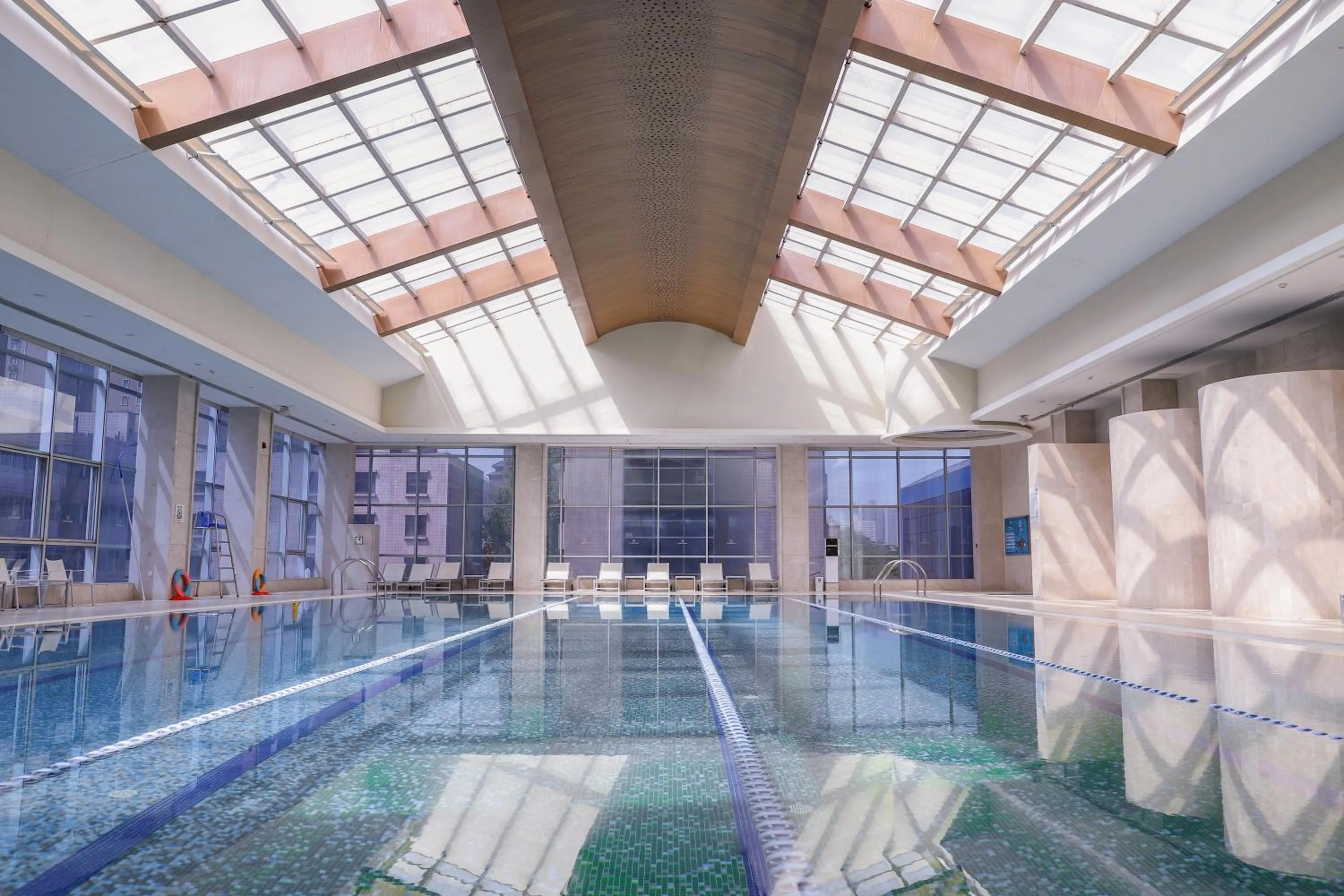 Swimming pool in Sheraton Xi'an Hotel