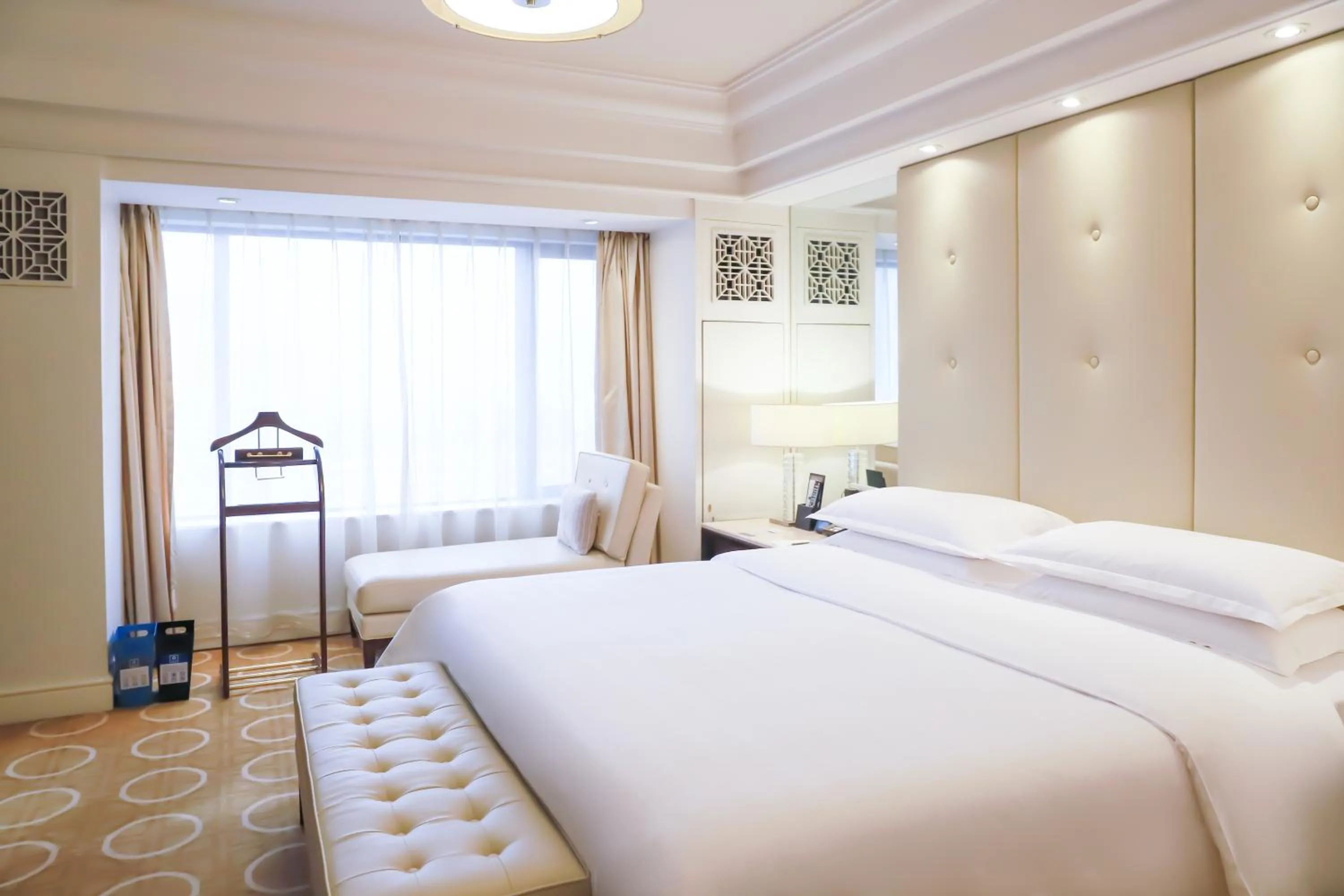 Bedroom, Bed in Sheraton Xi'an Hotel