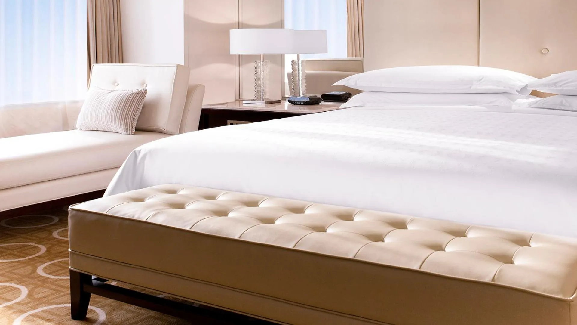 Bed in Sheraton Xi'an Hotel