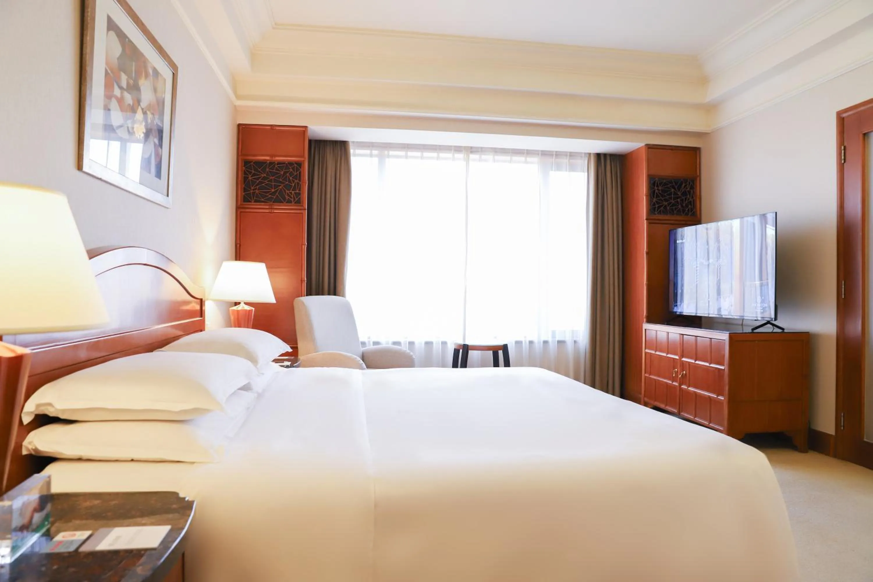 Bed in Sheraton Xi'an Hotel