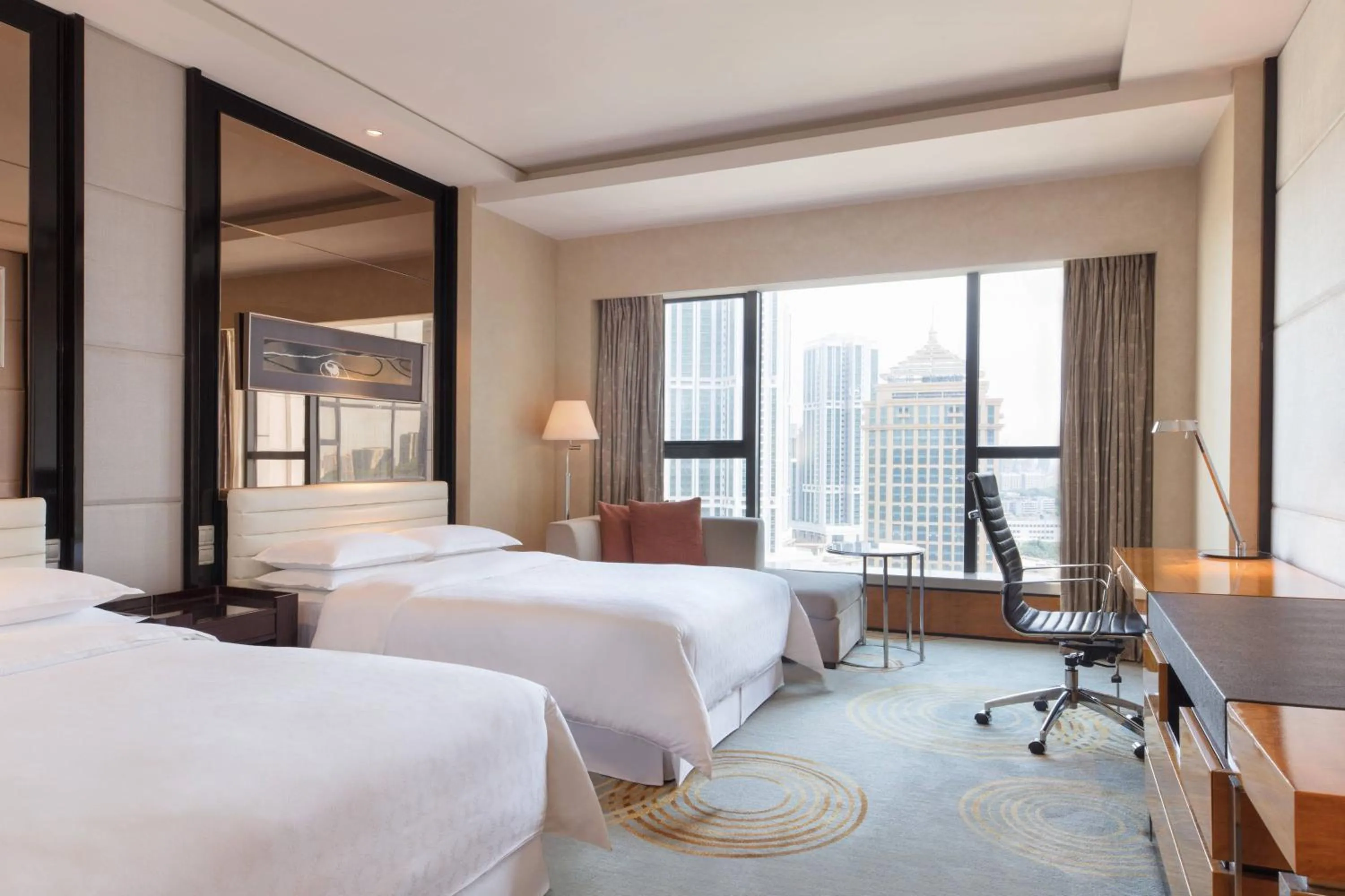 Photo of the whole room, Bed in Sheraton Zhongshan Hotel