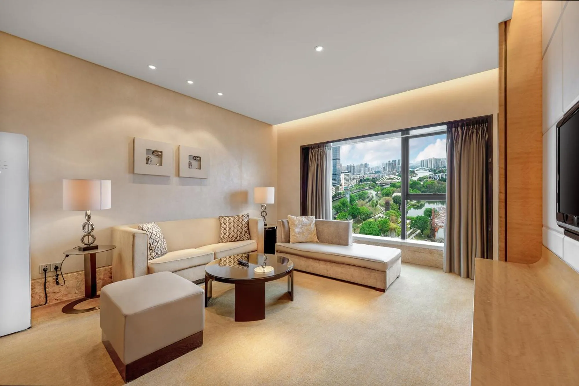 Living room in Sheraton Zhongshan Hotel