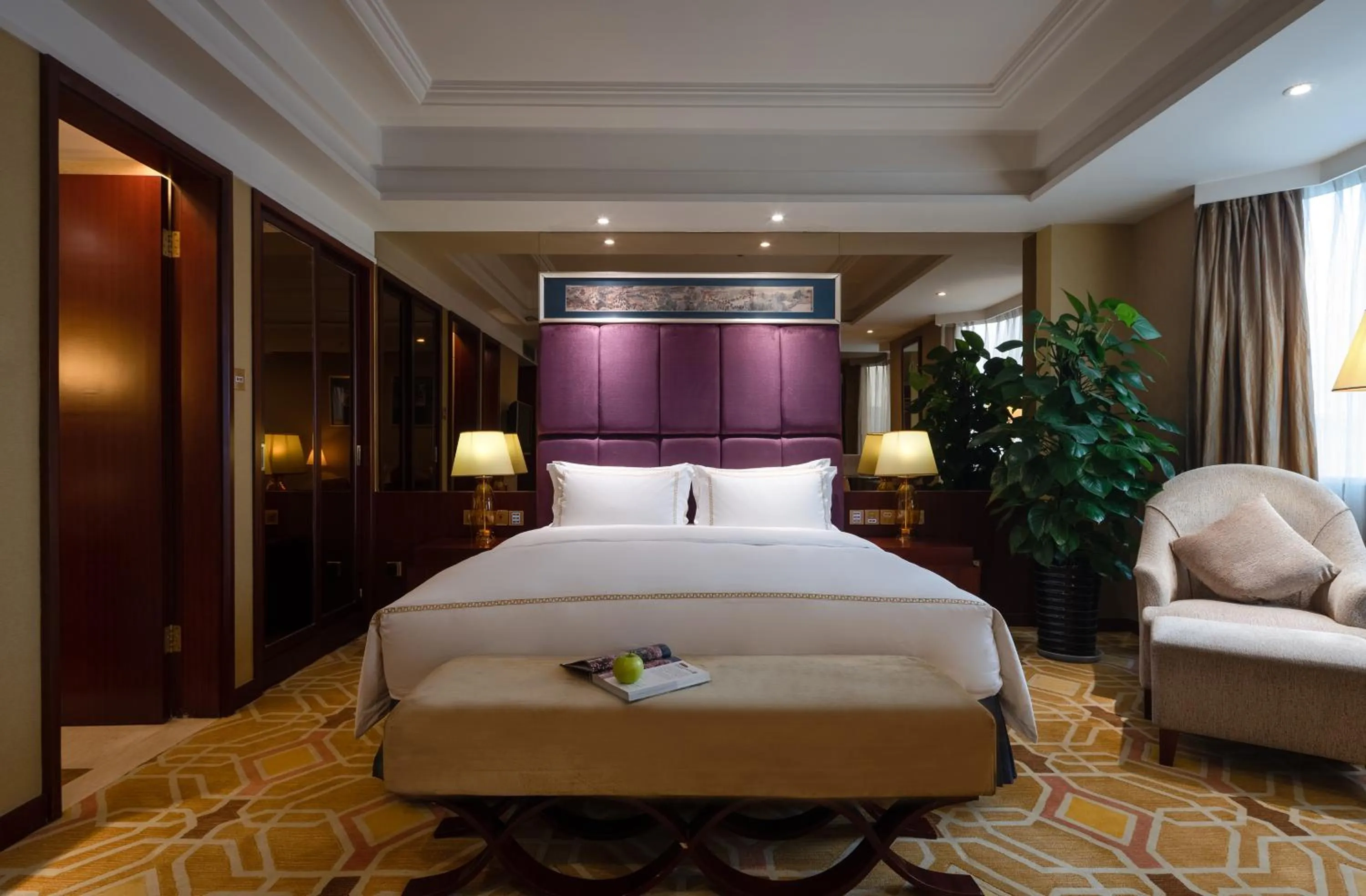 Bed in Chengdu Tianfu Sunshine Hotel