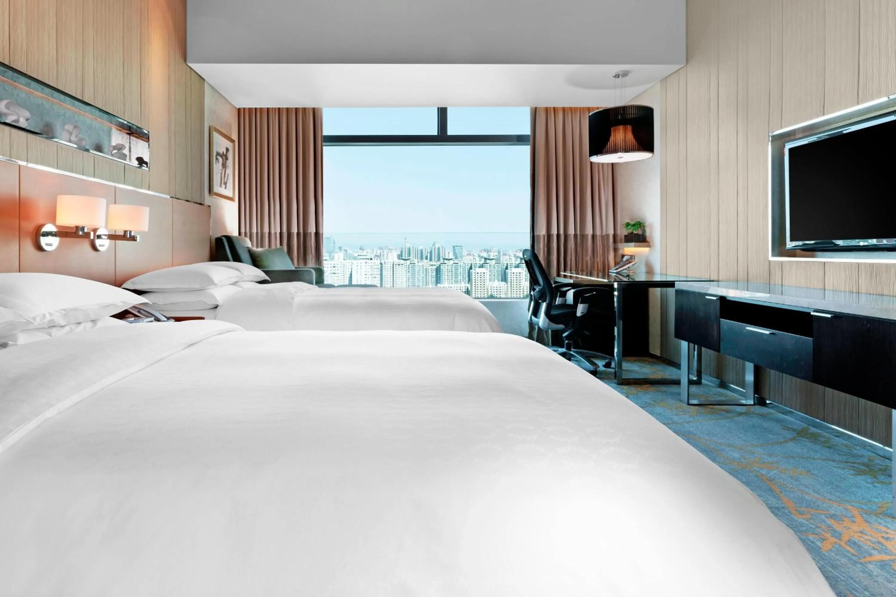 Photo of the whole room, Bed in Sheraton Grand Beijing Dongcheng Hotel