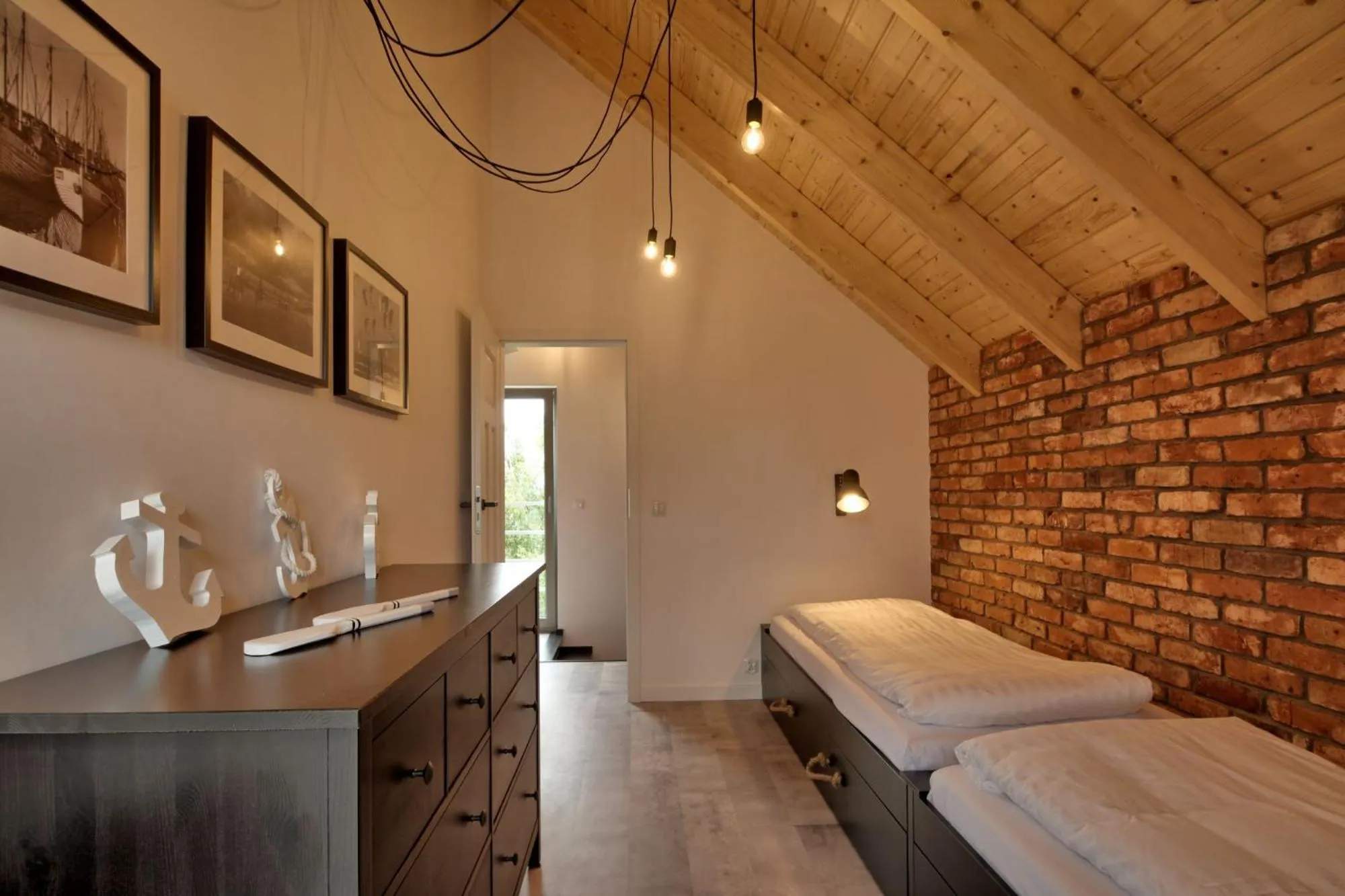 Bed in KOMFORTOWE DOMKI Brzozowa Przystań nad morzem we Władysławowie