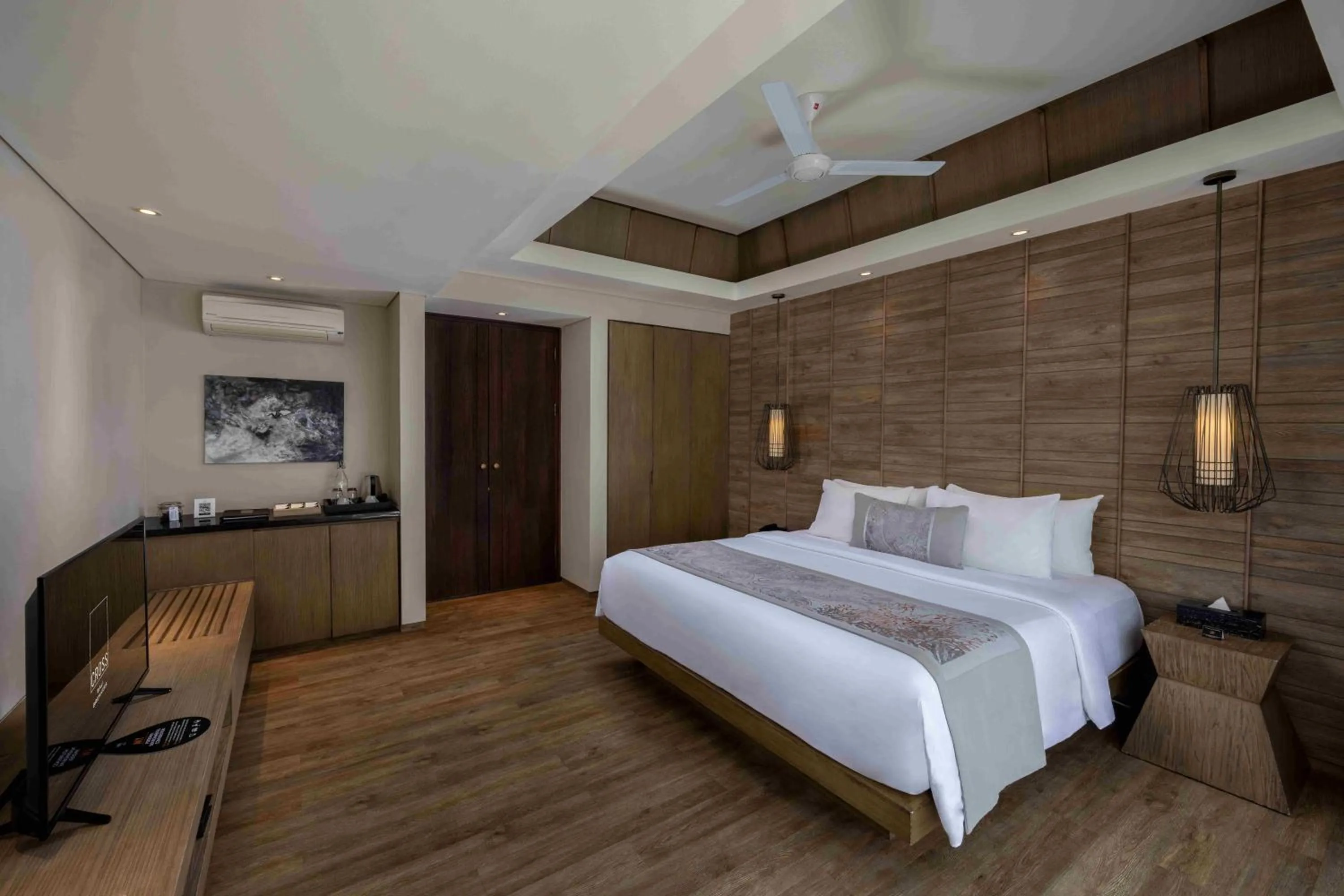 TV and multimedia, Bed in Cross Bali Breakers