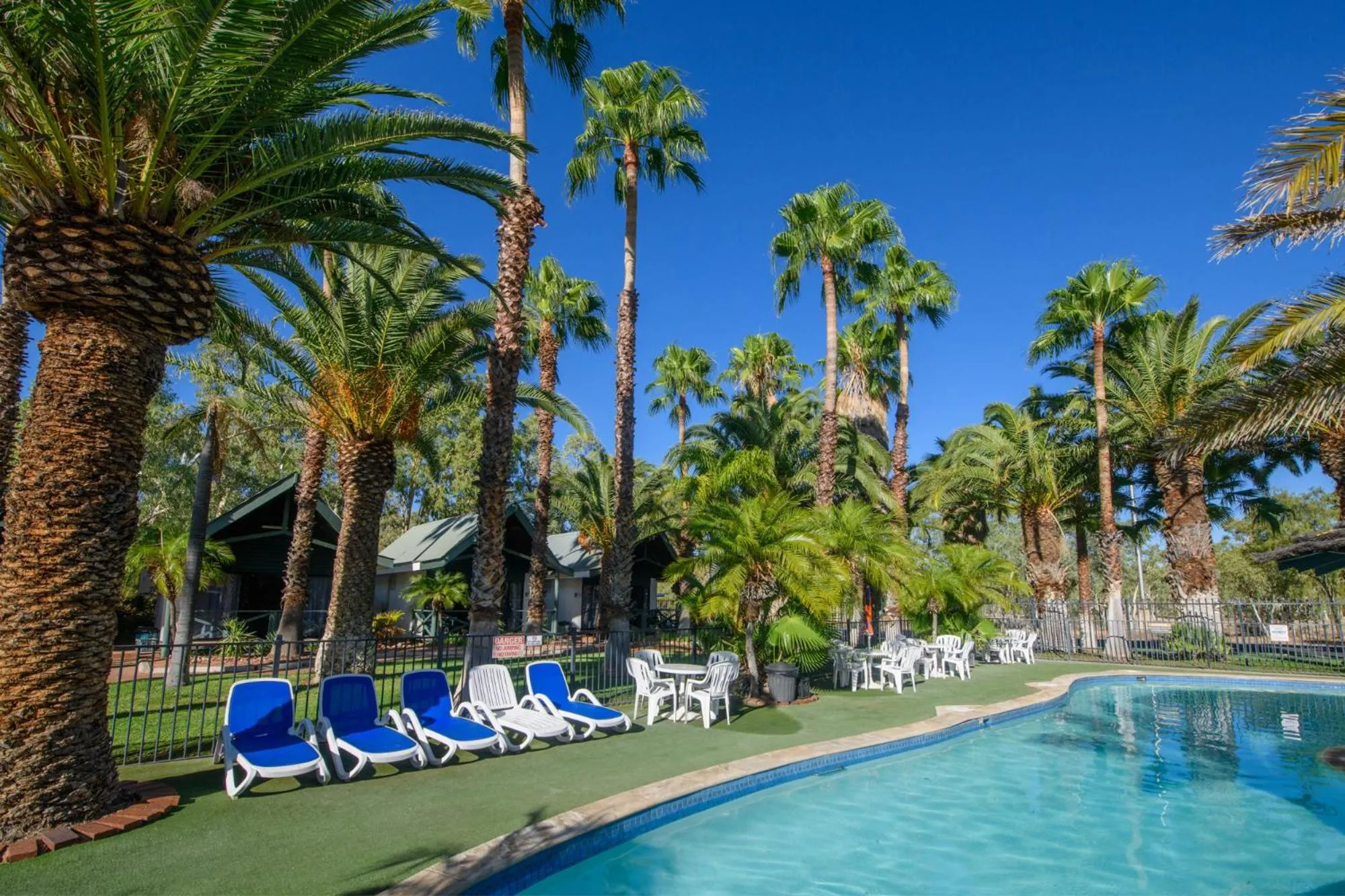 Swimming pool in Desert Palms Alice Springs