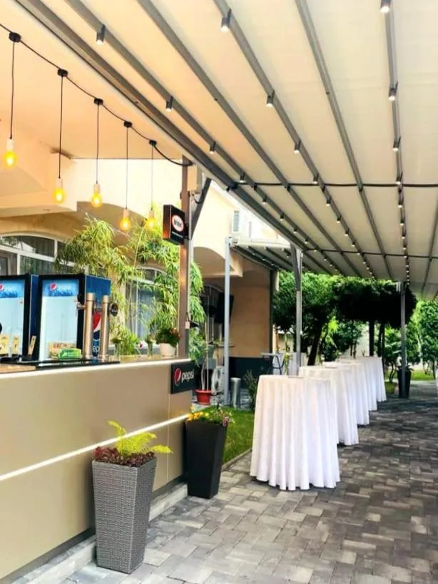 Restaurant/places to eat in Hotel Bulevard Prestige