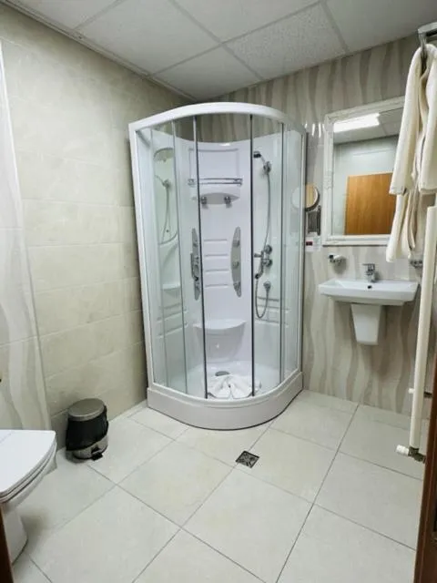 Shower in Hotel Bulevard Prestige