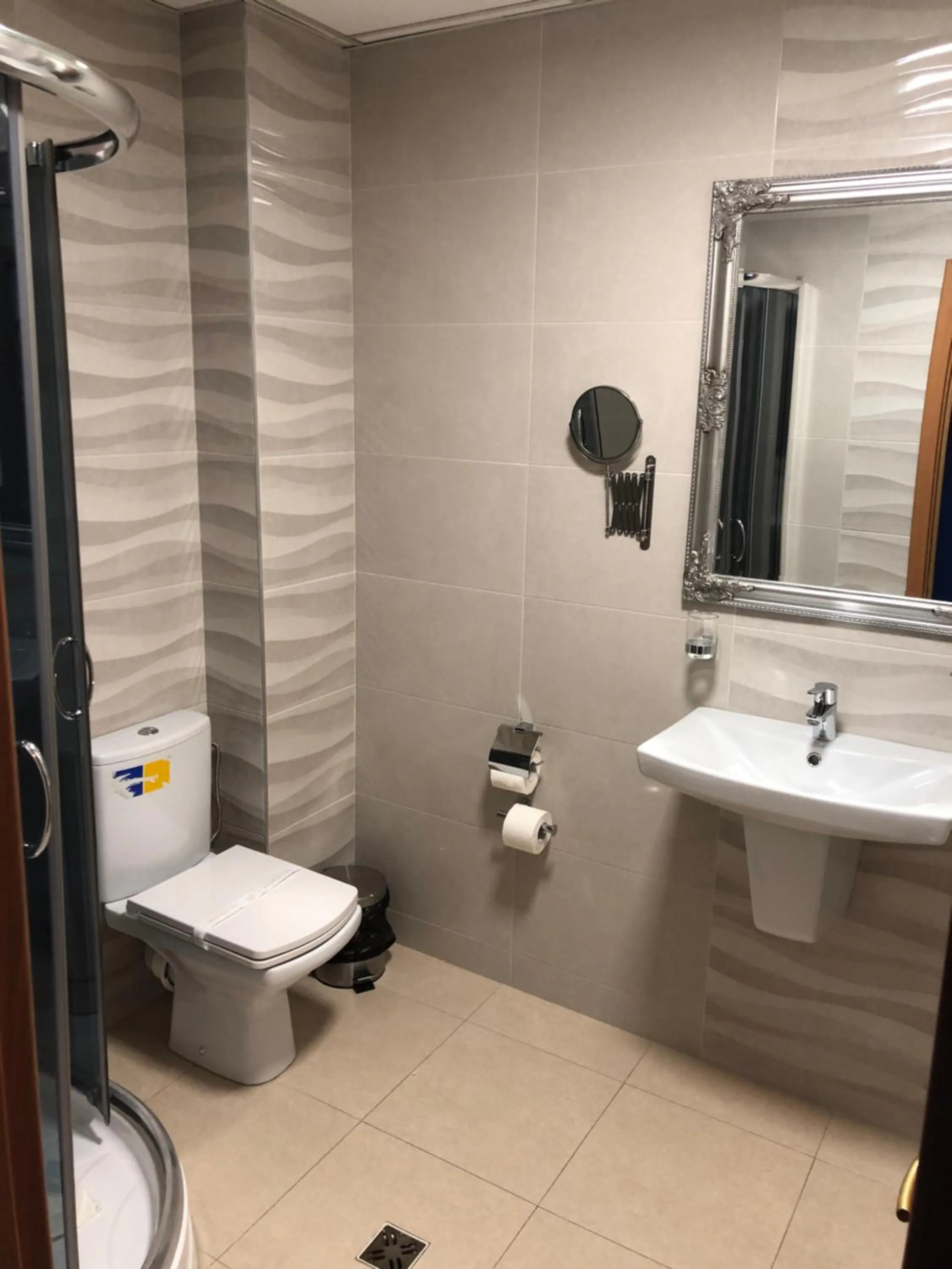 Shower in Hotel Bulevard Prestige