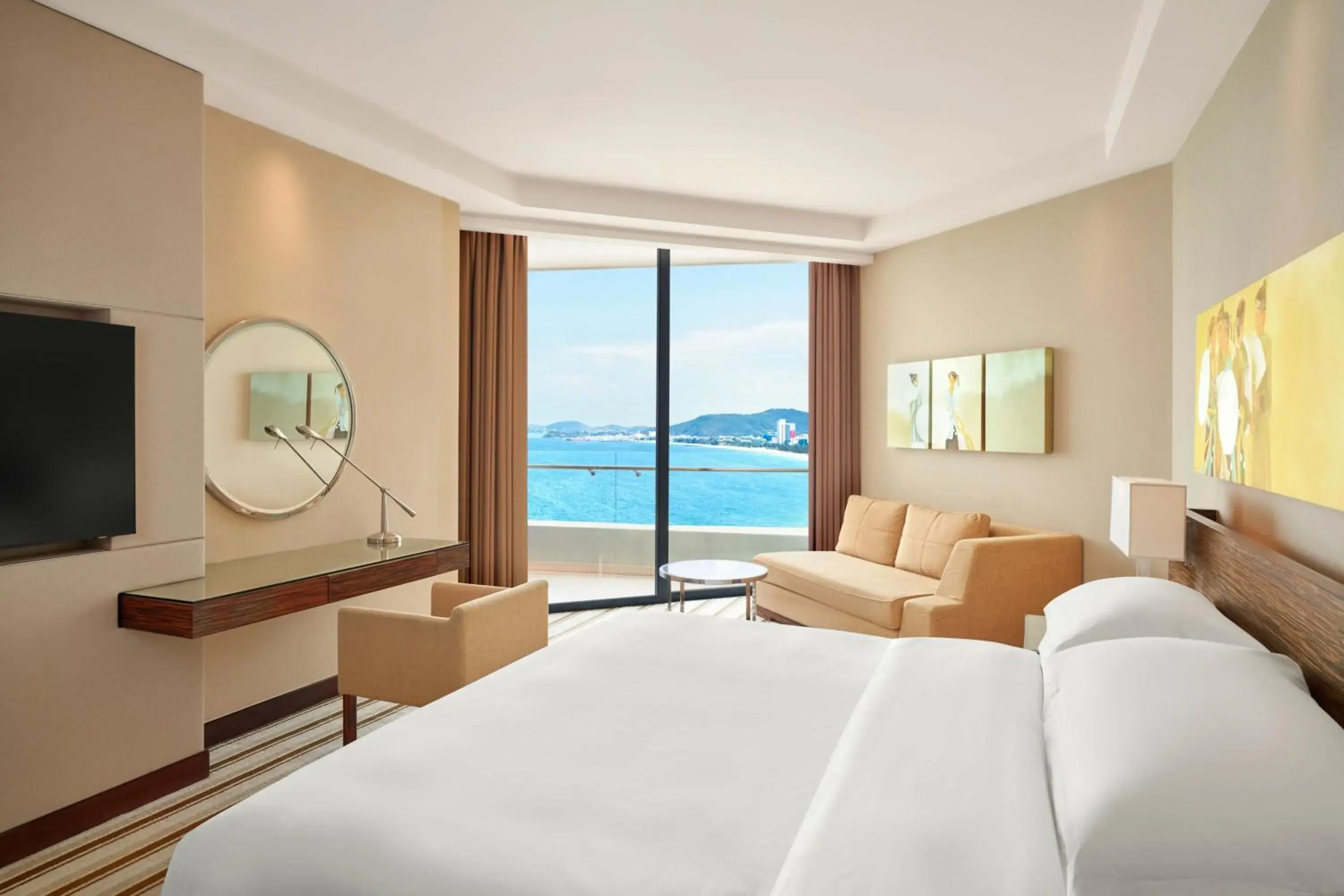 Deluxe King, Guest room, 1 King, Ocean view, Balcony in Sheraton Nha Trang Hotel & Spa Deluxe King, Guest room, 1 King, Ocean view, Balcony in Sheraton Nha Trang Hotel & Spa