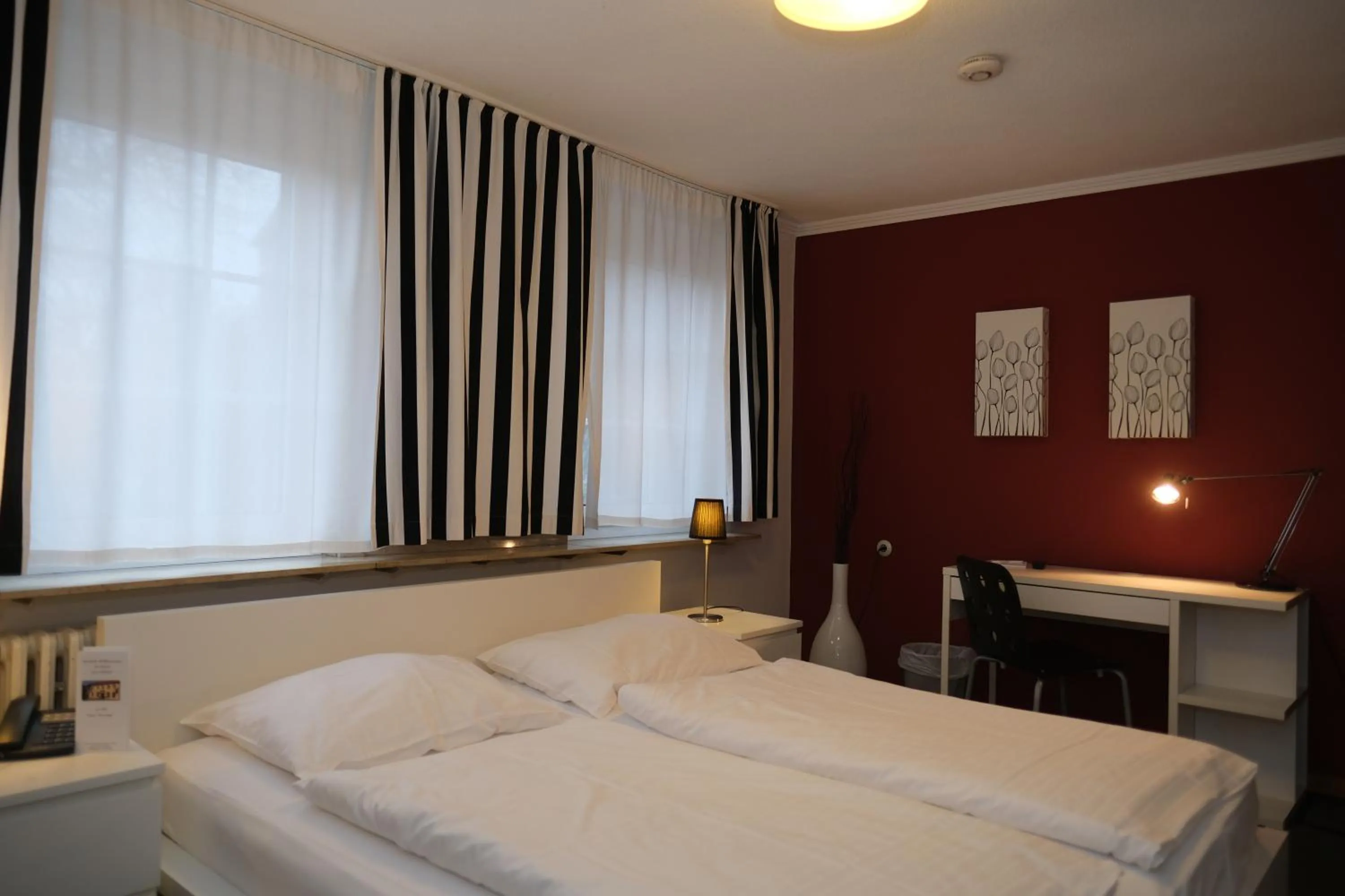 Bed in Hotel-Restaurant Zur Mühle