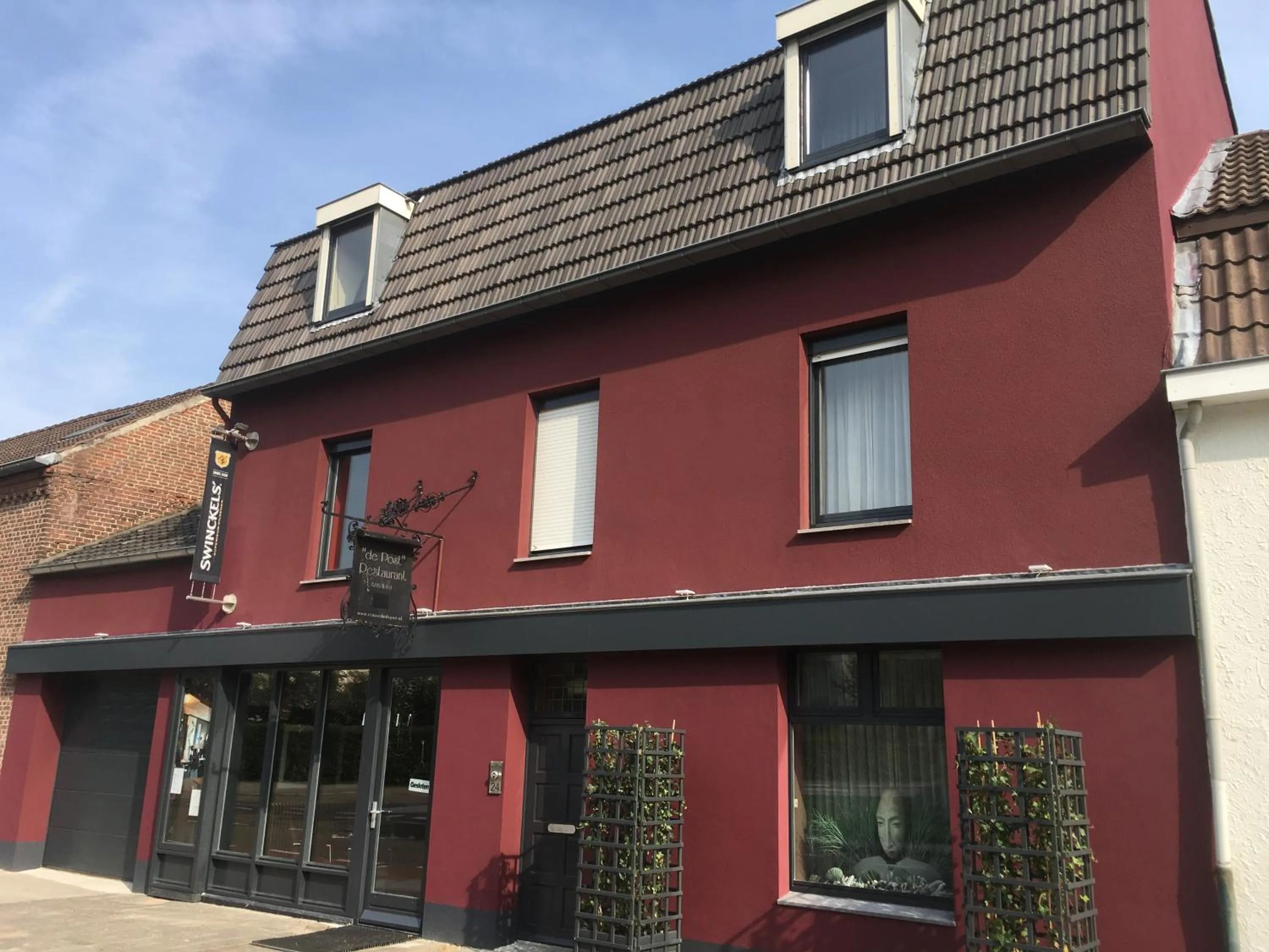 Facade/entrance in De Post B&B Restaurant