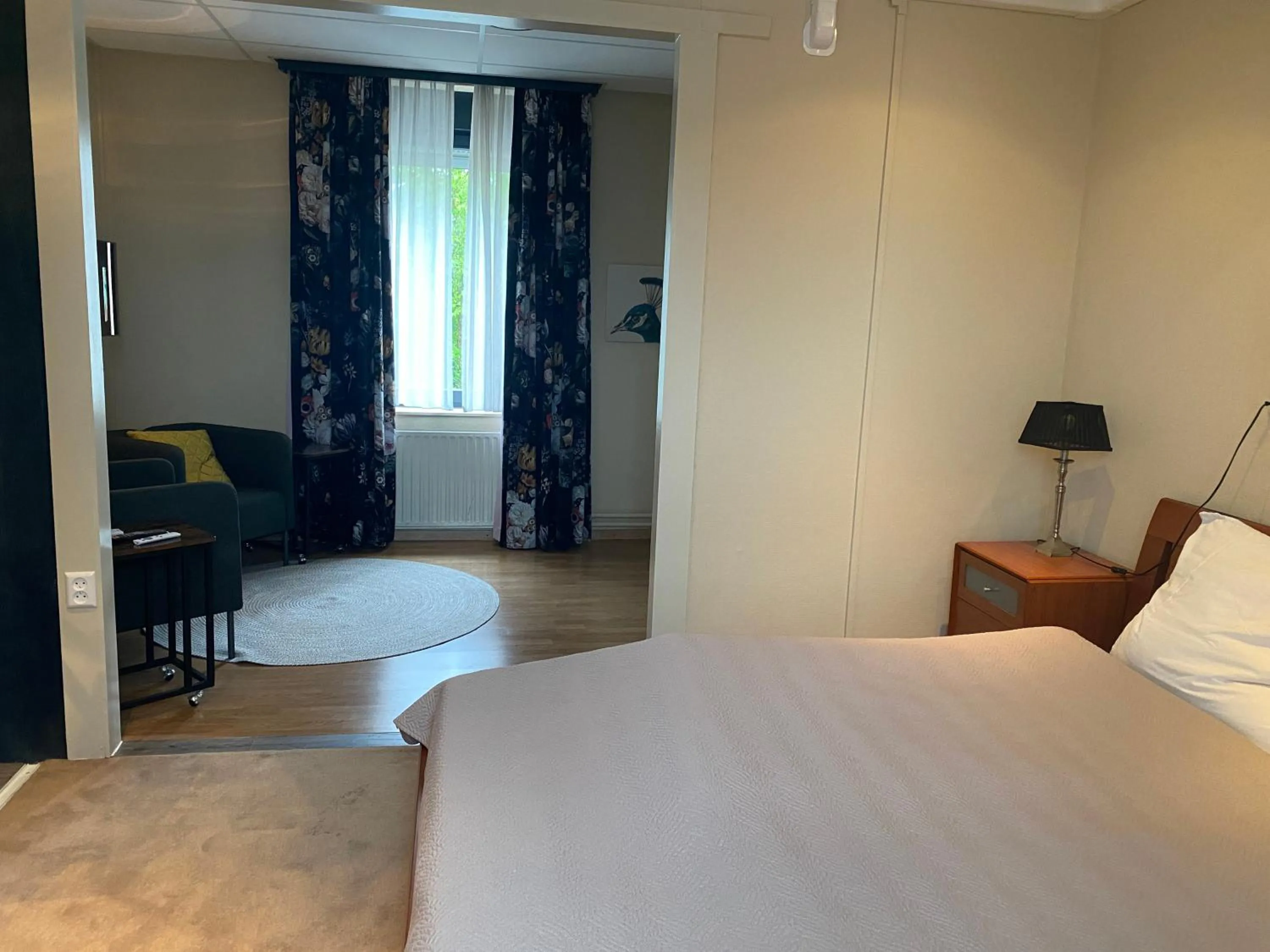 Photo of the whole room, Bed in De Post B&B Restaurant