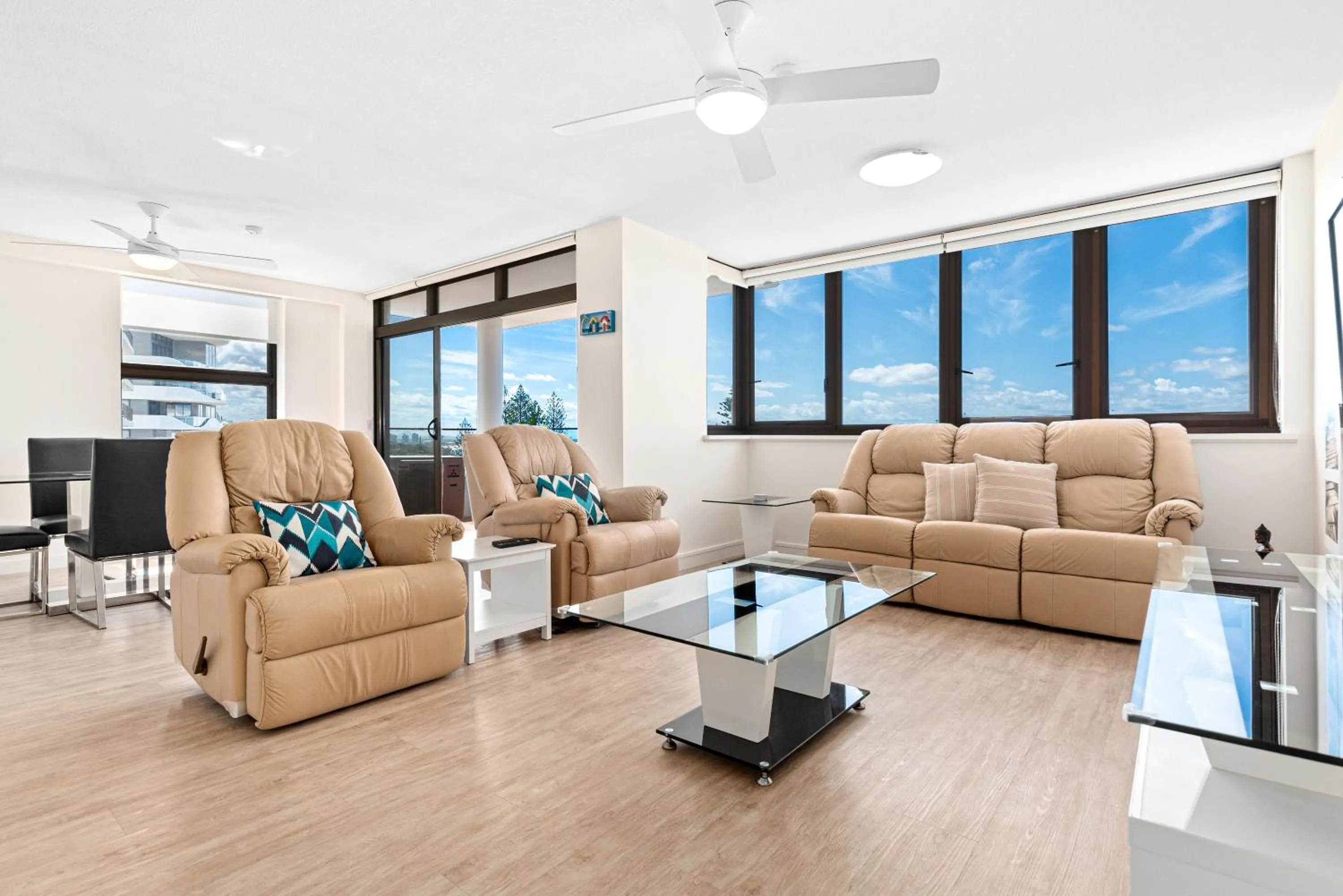 Living room in Windward Apartments