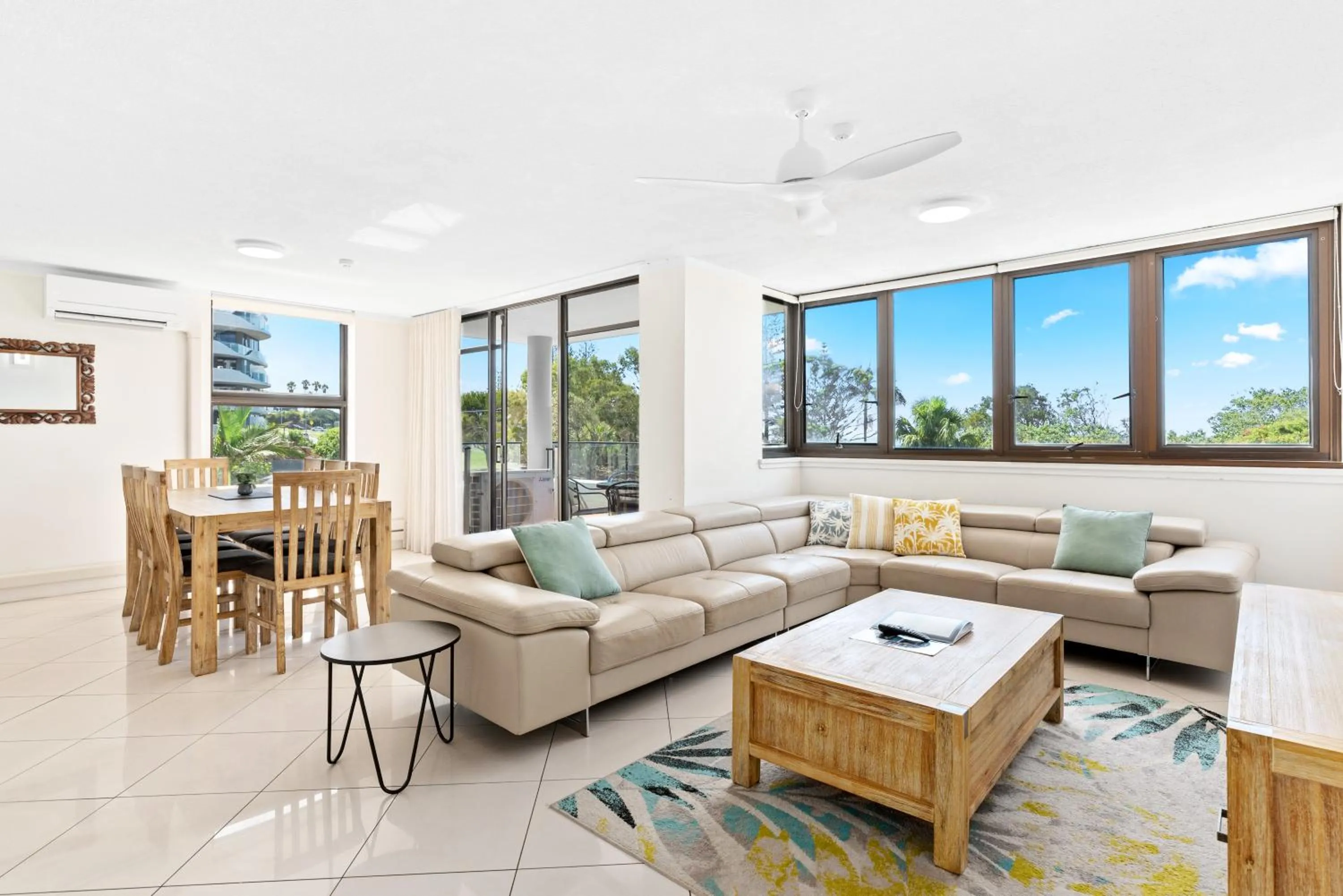 Living room in Windward Apartments