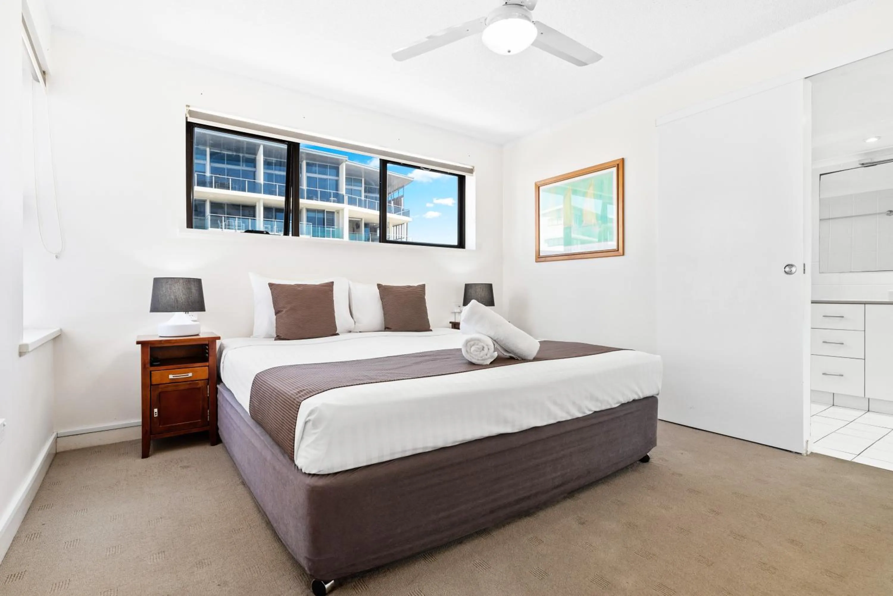 Bedroom, Bed in Windward Apartments