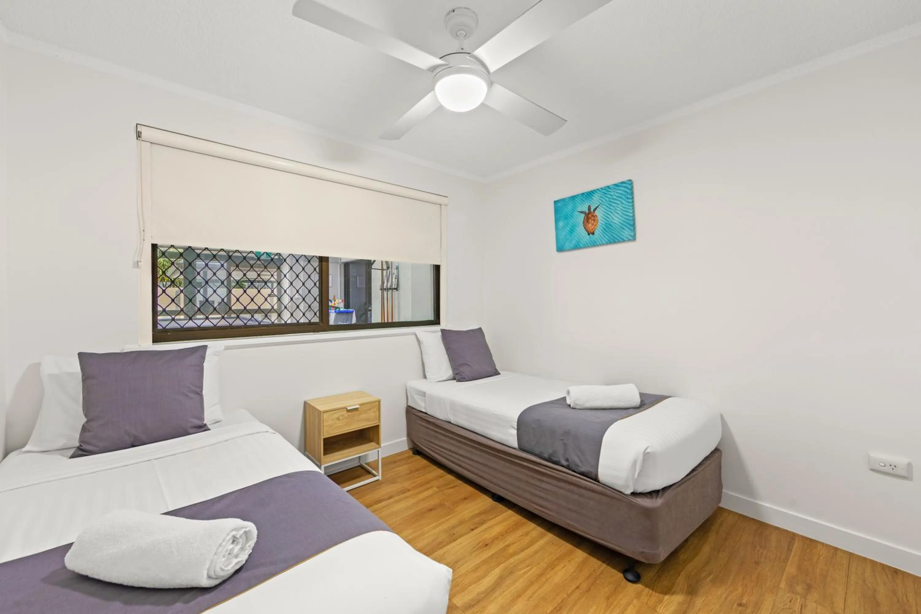 Bed in Windward Apartments