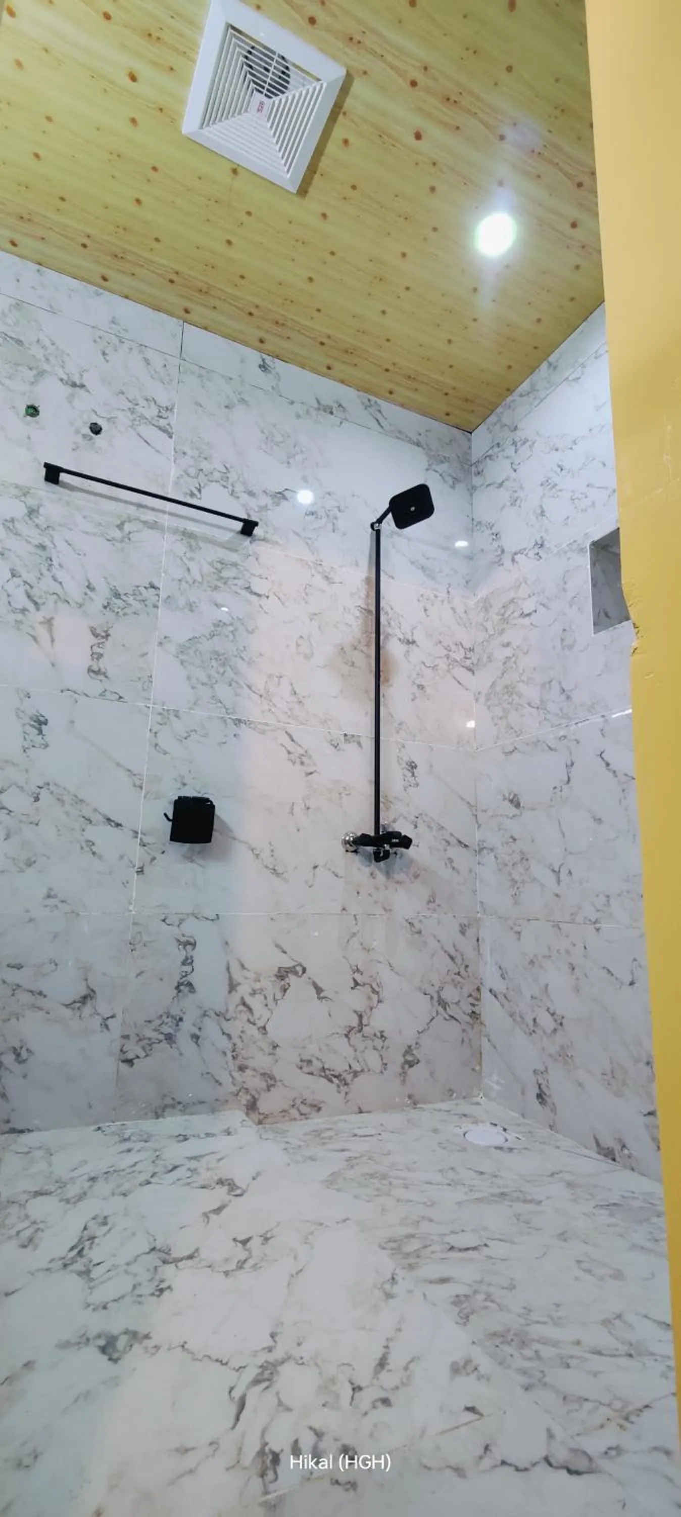 Shower in Hikal Guest House