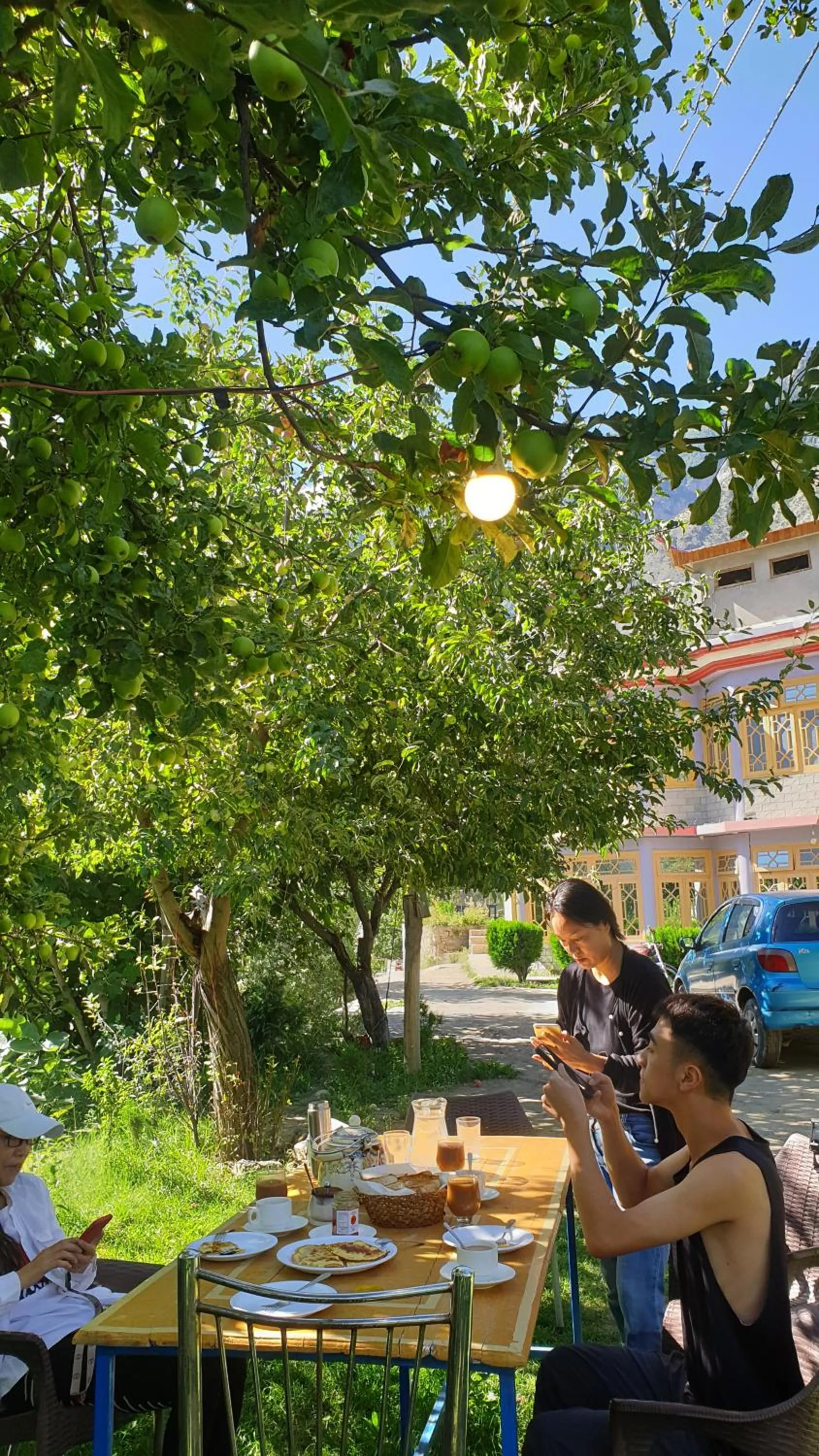 Restaurant/places to eat in Hikal Guest House