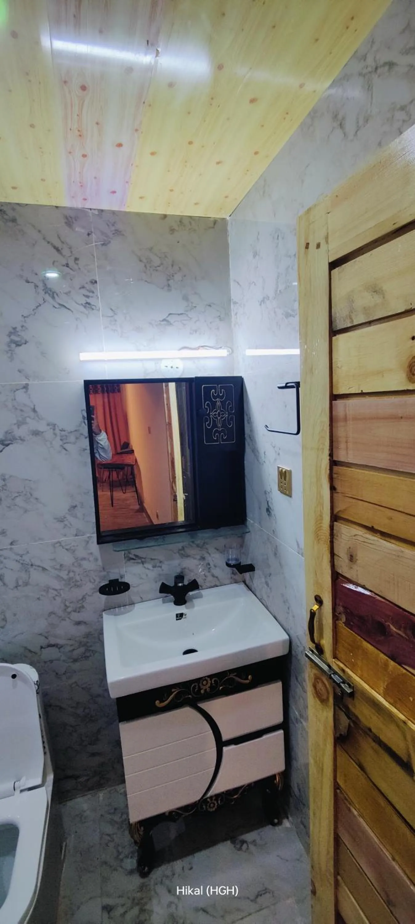 Bathroom in Hikal Guest House