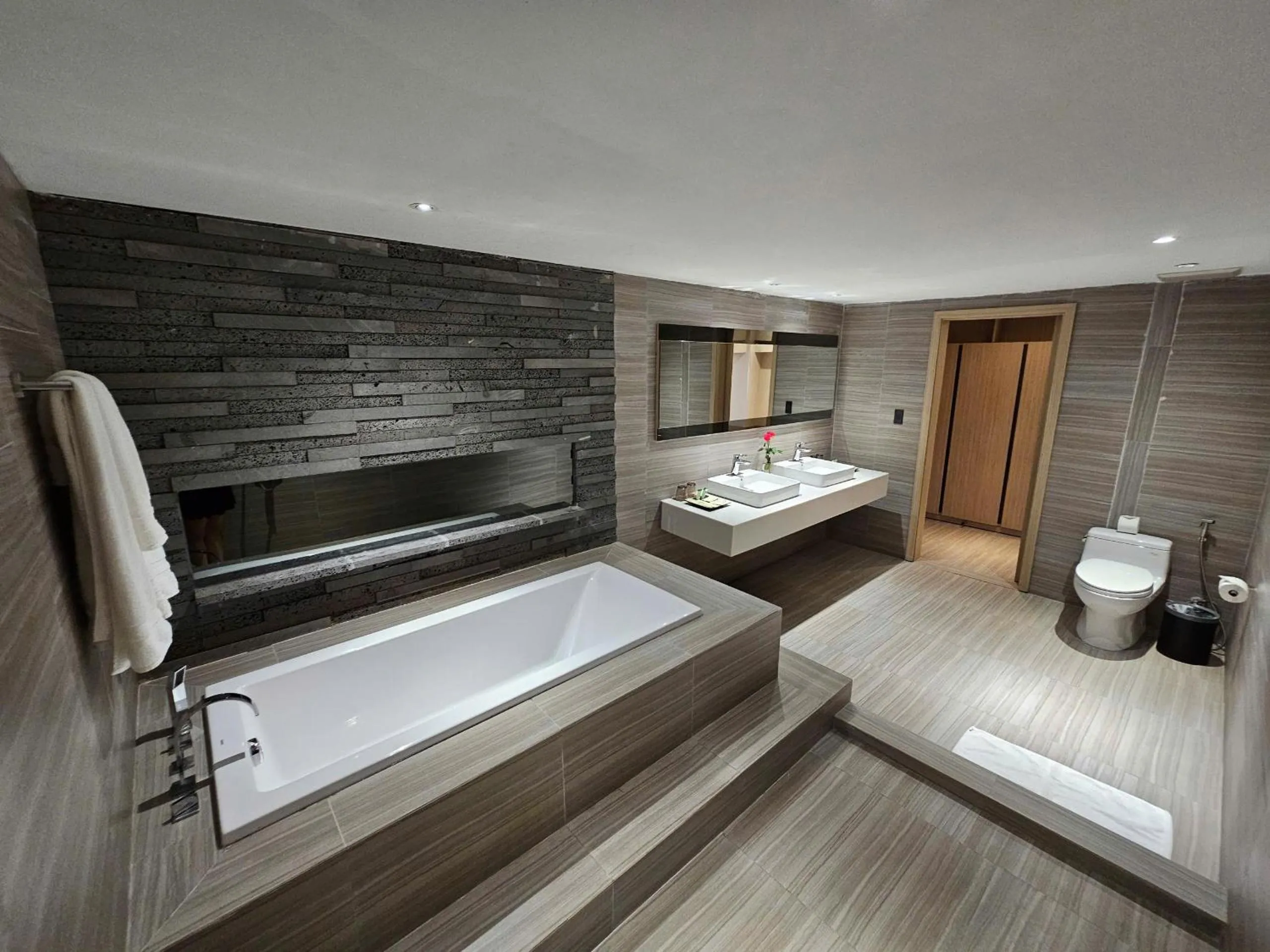 Bed in The Luxe Da Lat