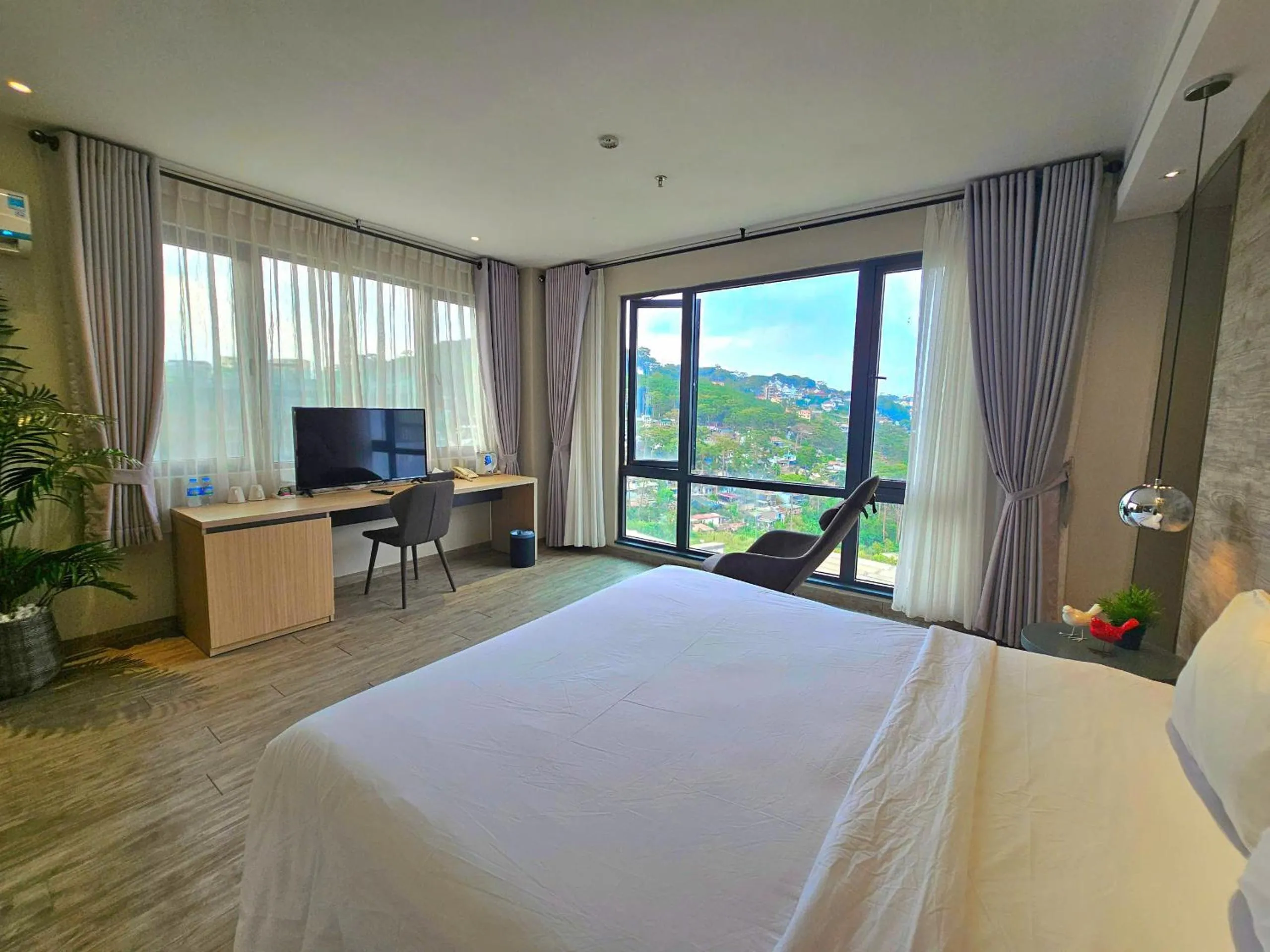 Bed in The Luxe Da Lat