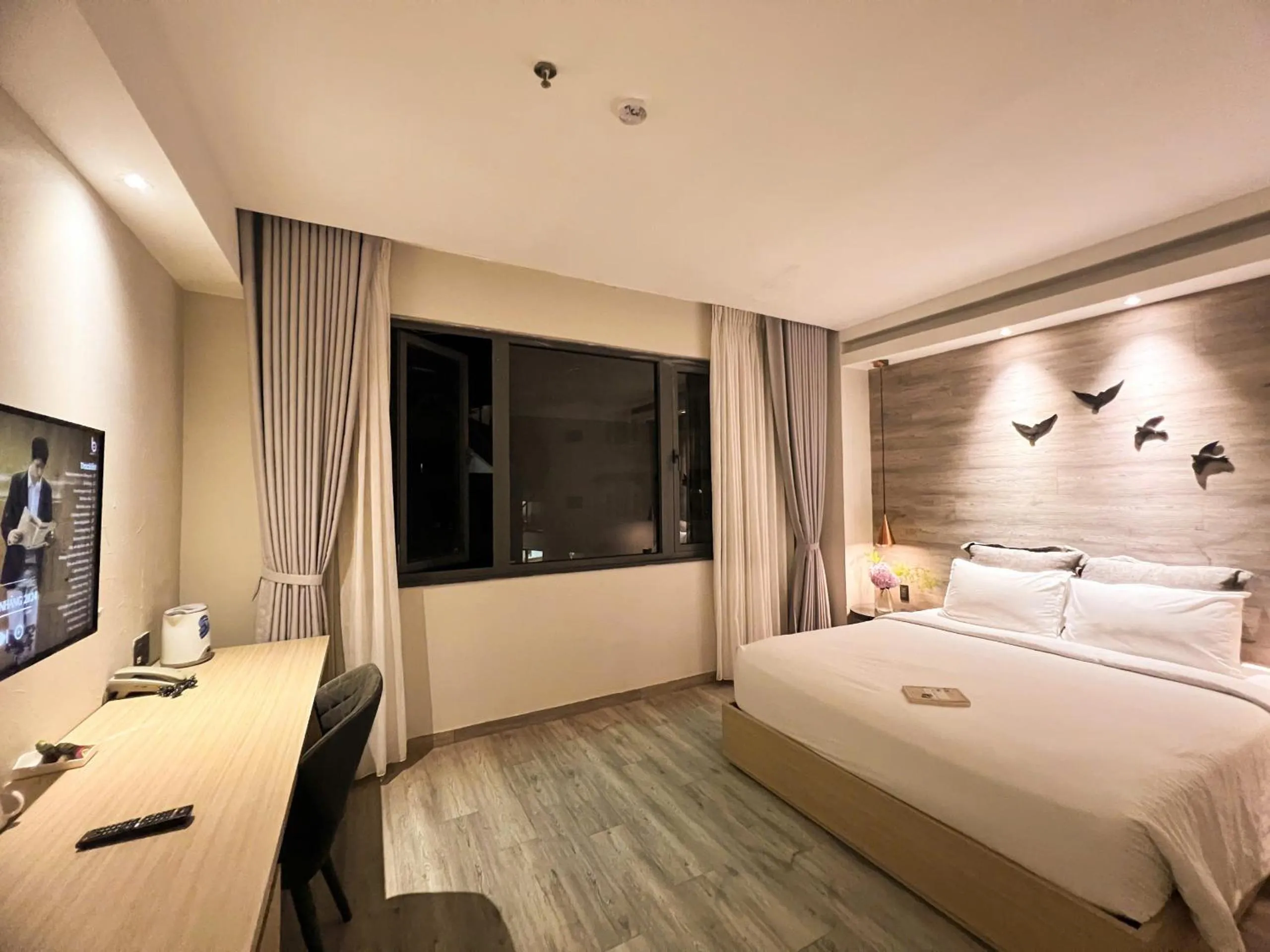 Bed in The Luxe Da Lat