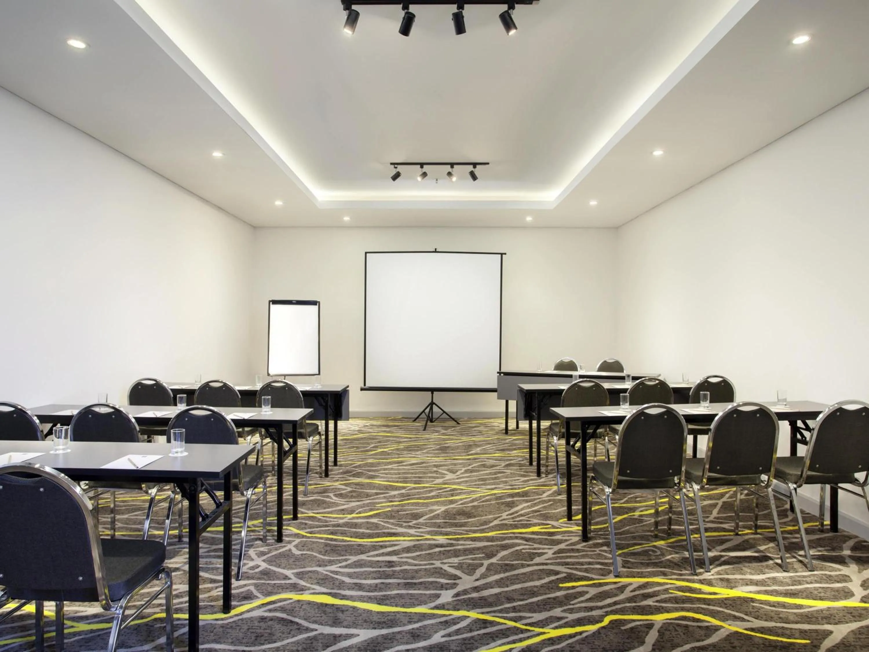 Meeting/conference room in ibis budget Surabaya Diponegoro