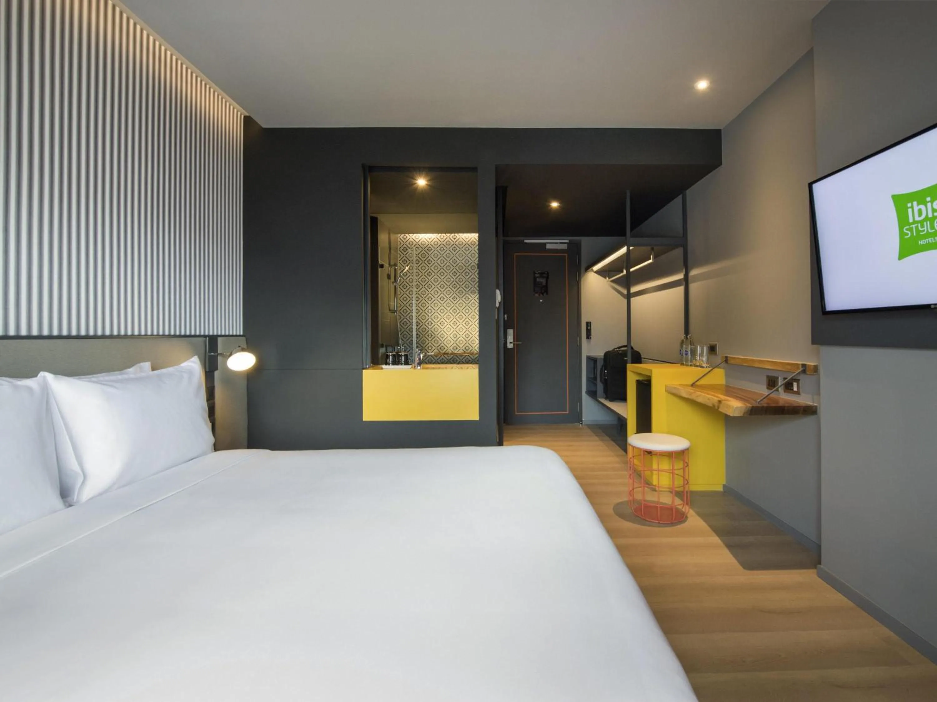 Bedroom, Bed in ibis Styles Bangkok Sukhumvit 4