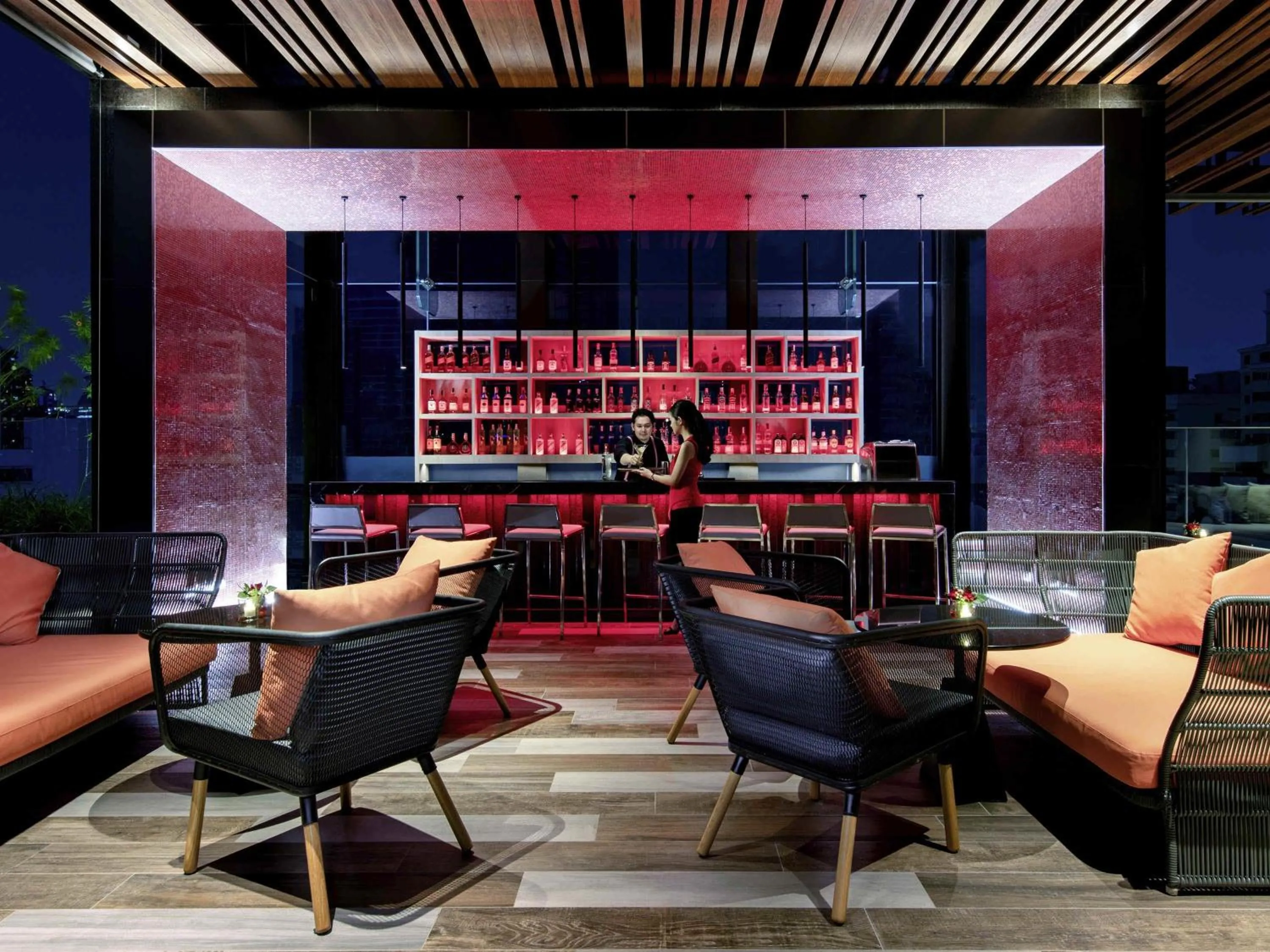 Lounge or bar in Novotel Bangkok Sukhumvit 4