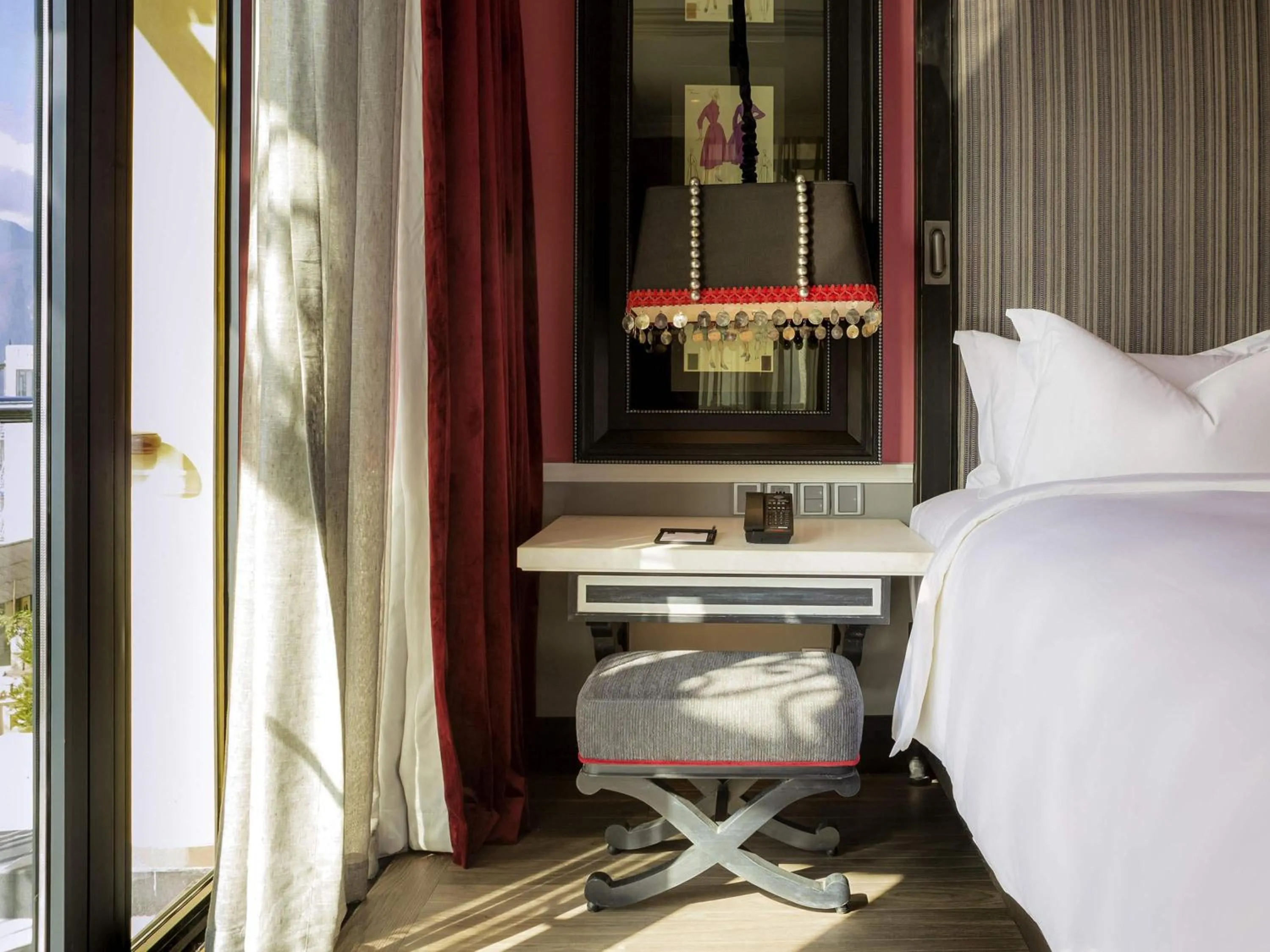 Bedroom, Bed in Hotel de la Coupole - MGallery