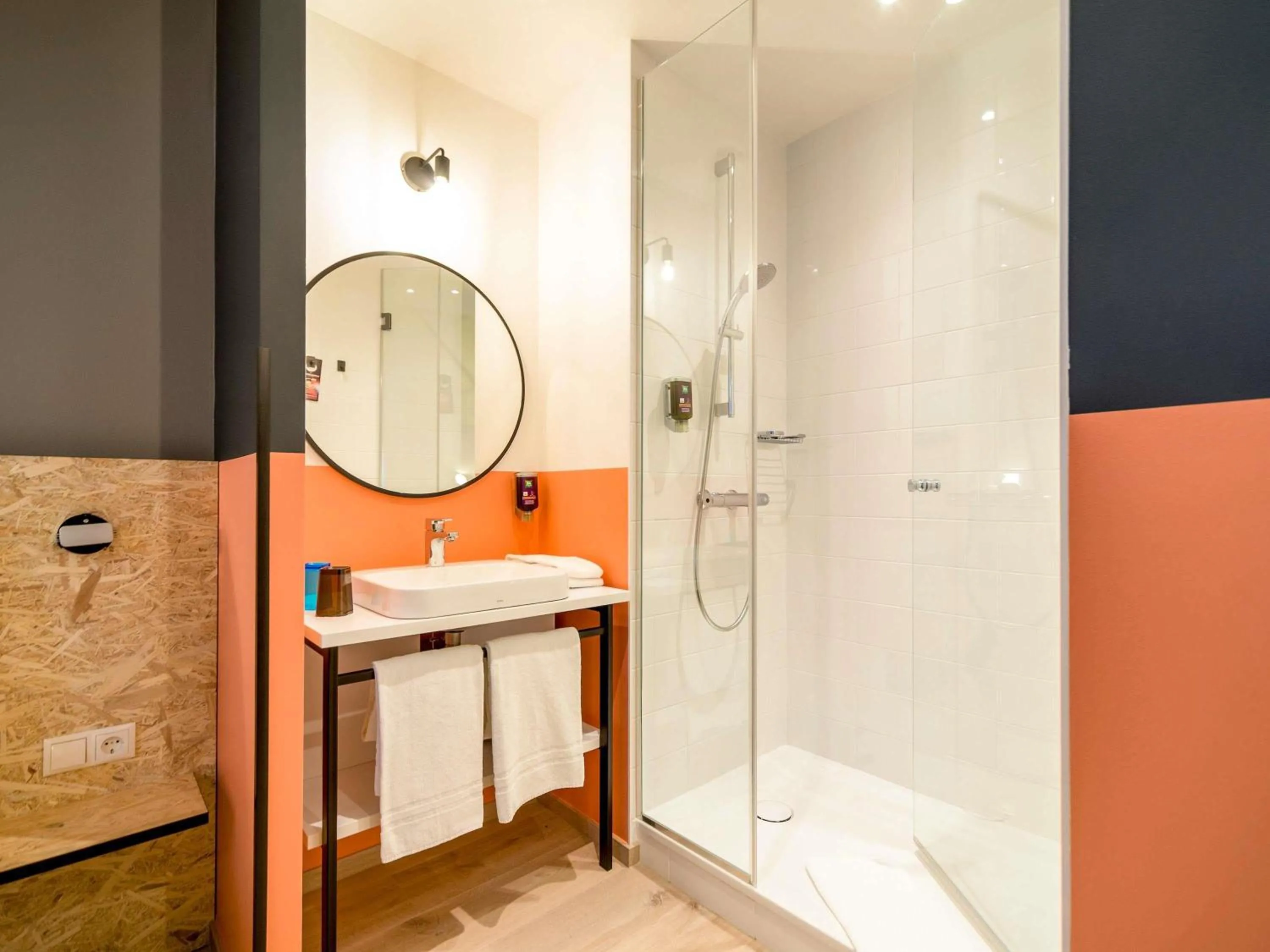 Bedroom in ibis Styles Wien Messe Prater