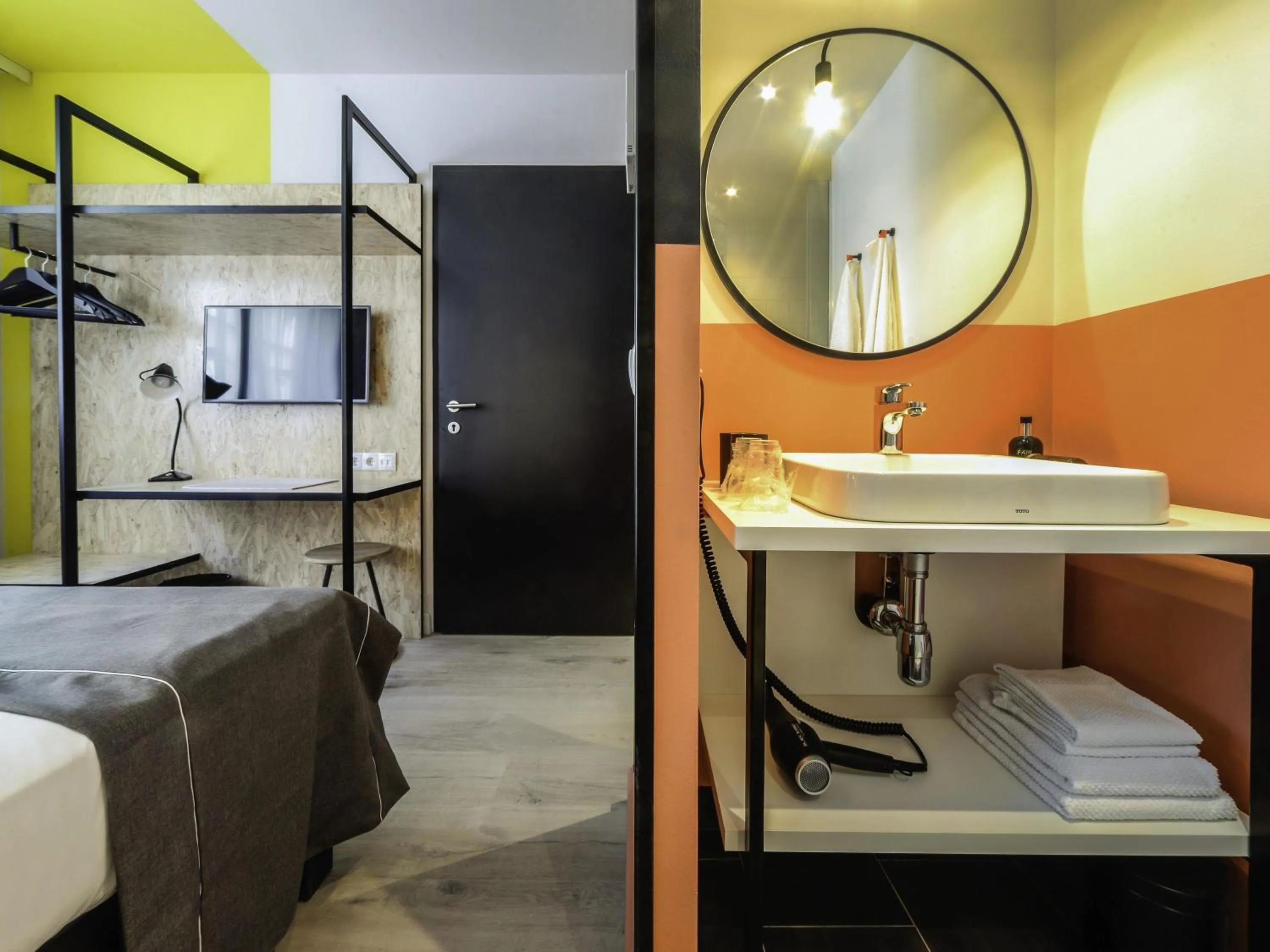 Bedroom, Bed in ibis Styles Wien Messe Prater
