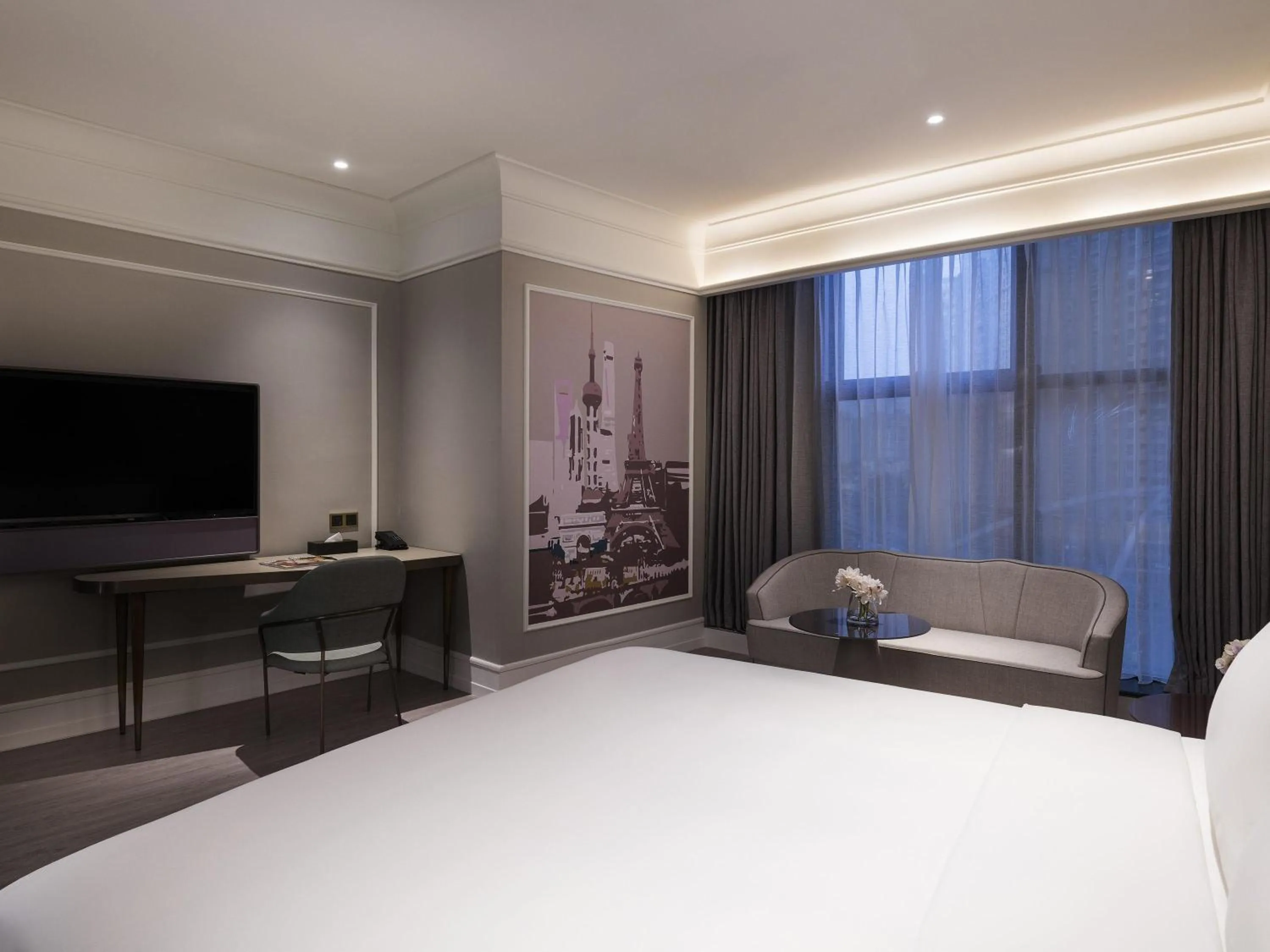 Bedroom, Bed in Mercure Shanghai Yu Garden On the Bund - 5 mins taxi to Nanjing Road and Bund