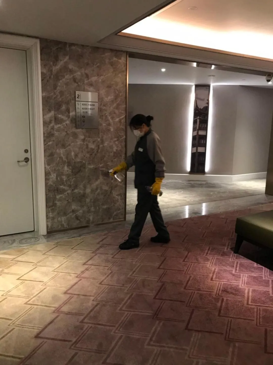 Seating area in Mercure Shanghai Yu Garden On the Bund - 5 mins taxi to Nanjing Road and Bund